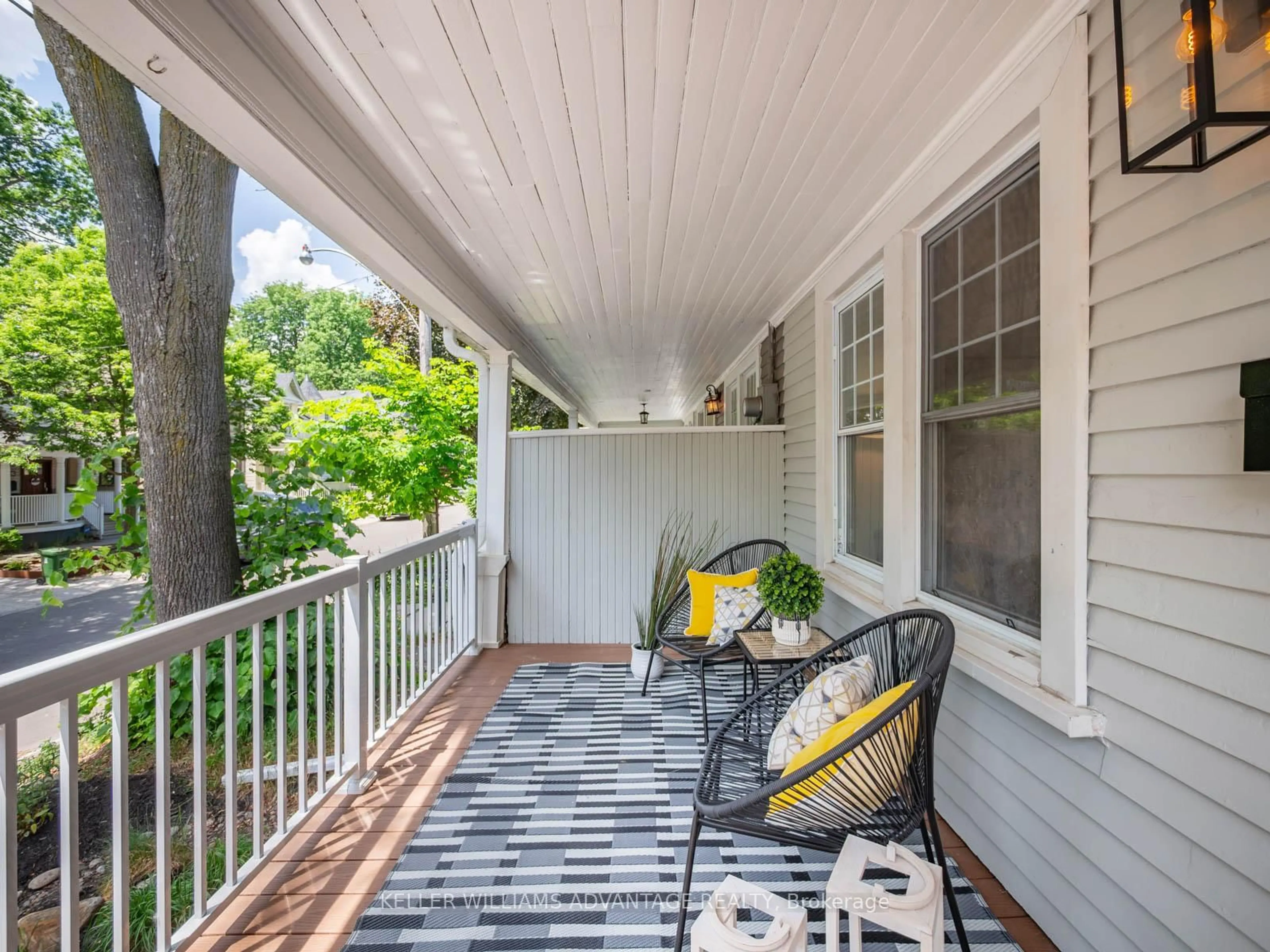 Patio, street for 25 Bellefair Ave, Toronto Ontario M4L 3T7