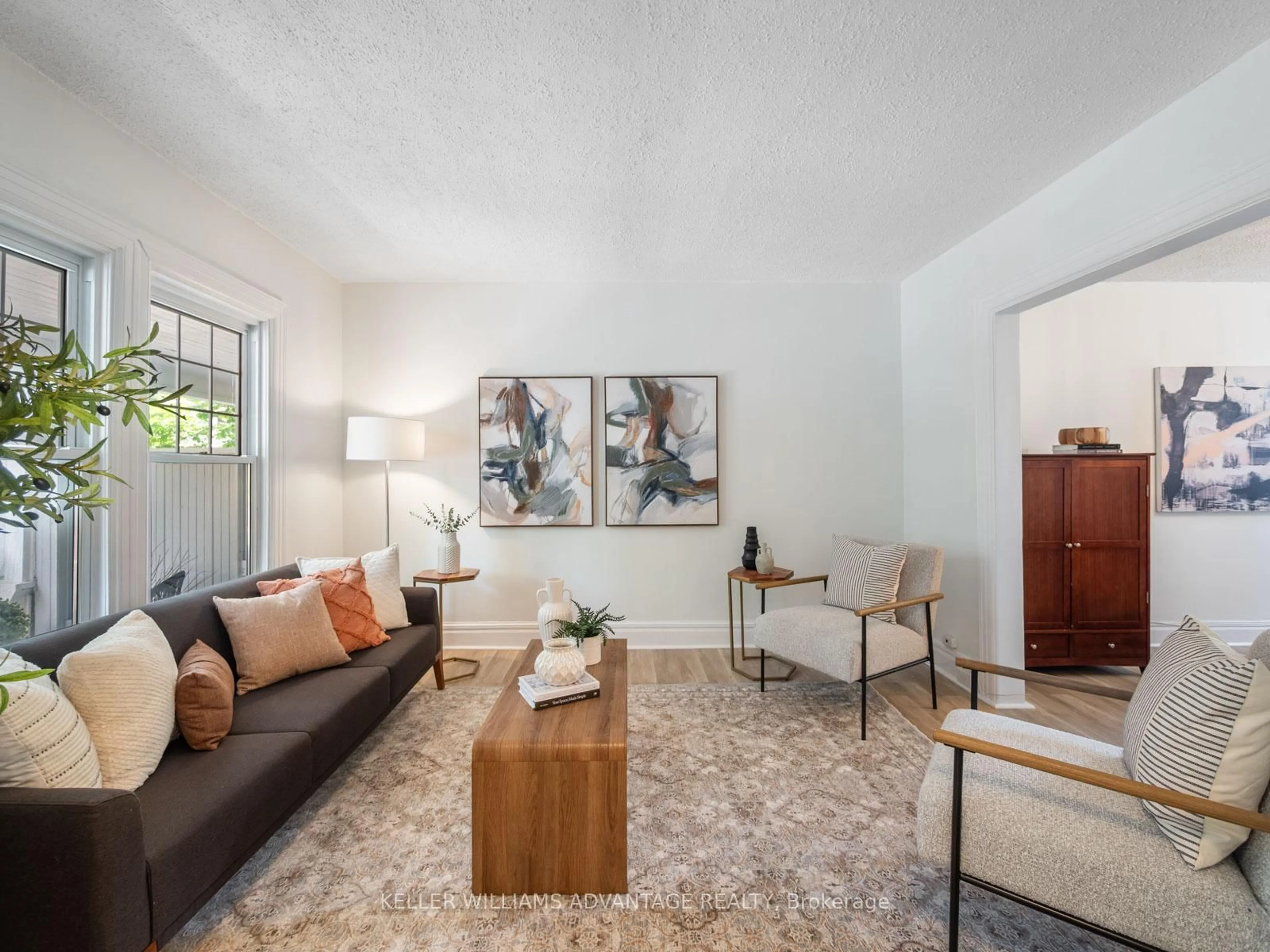 Living room with furniture, unknown for 25 Bellefair Ave, Toronto Ontario M4L 3T7