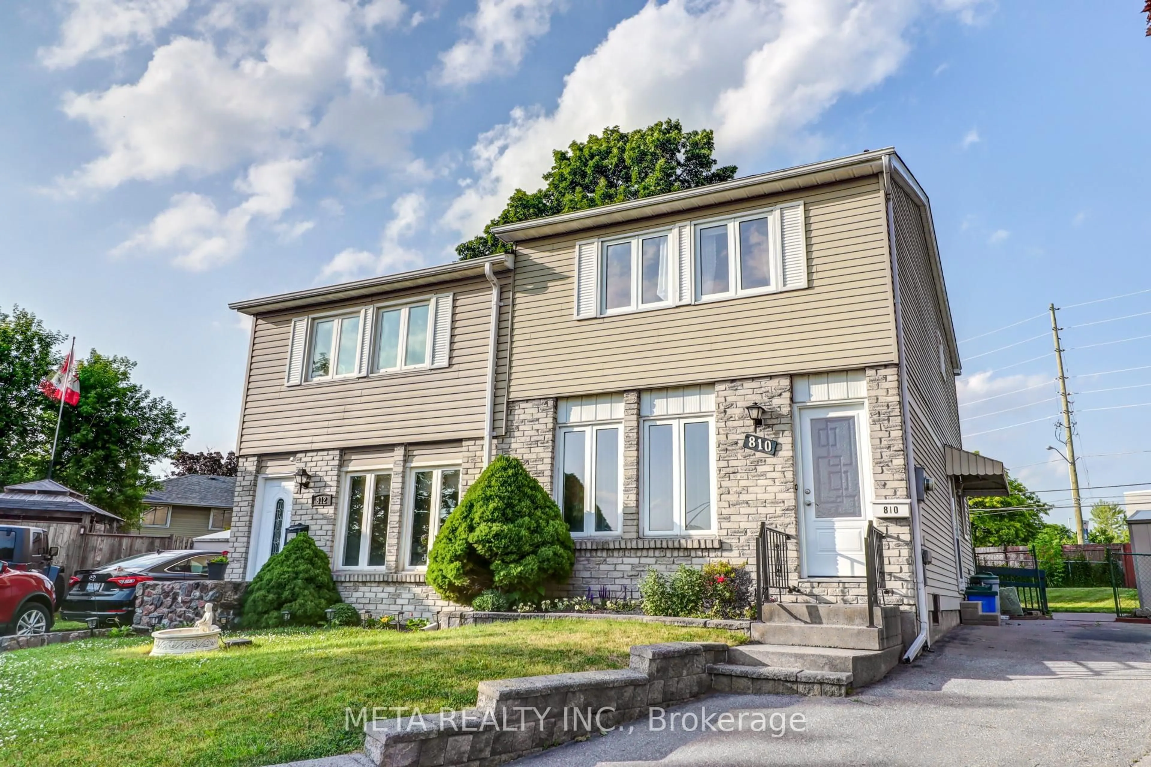 Home with vinyl exterior material, street for 810 Kilkenny Crt, Oshawa Ontario L1J 7B7