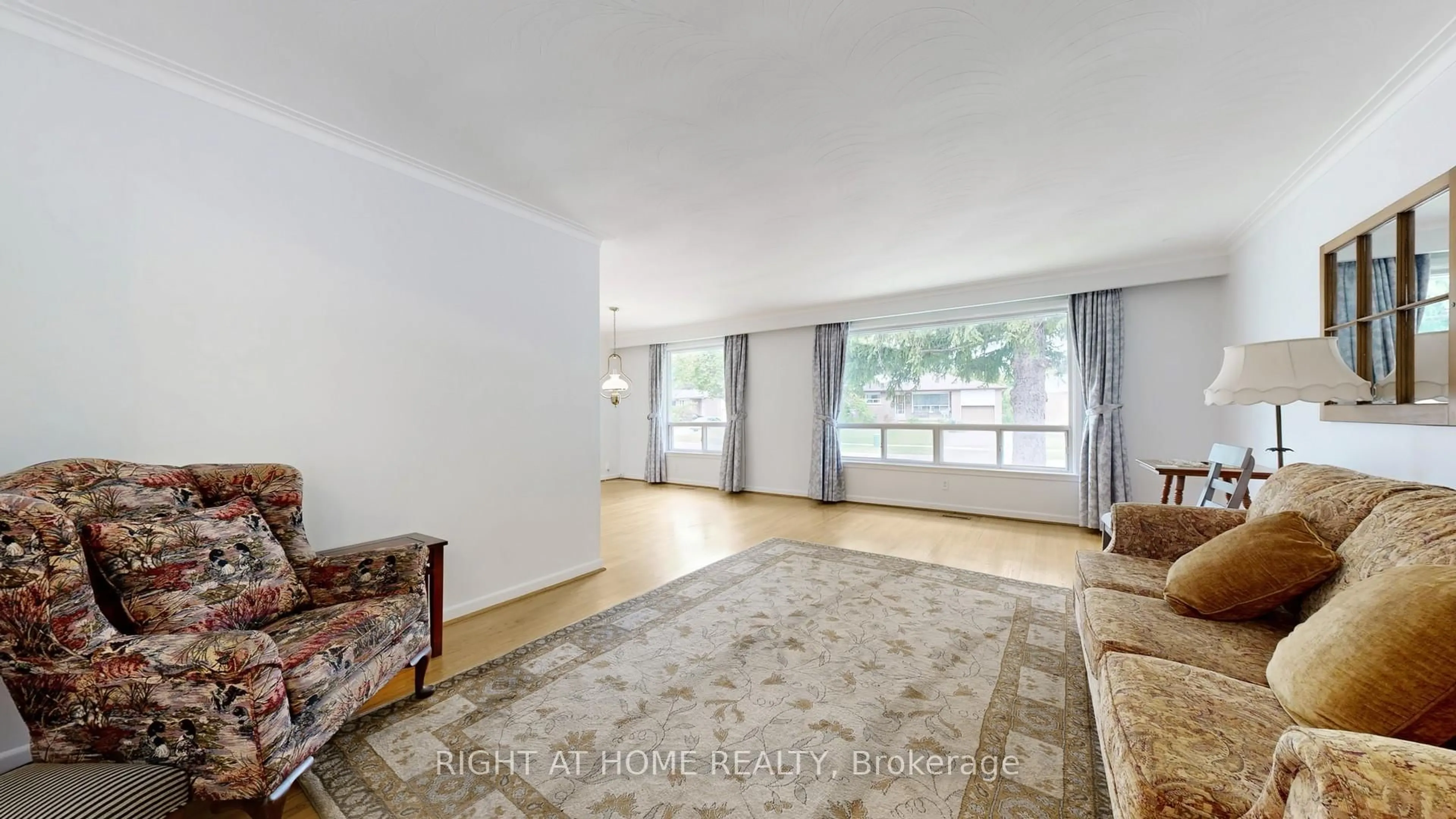 Living room with furniture, unknown for 31 Amberjack Blvd, Toronto Ontario M1H 2J2