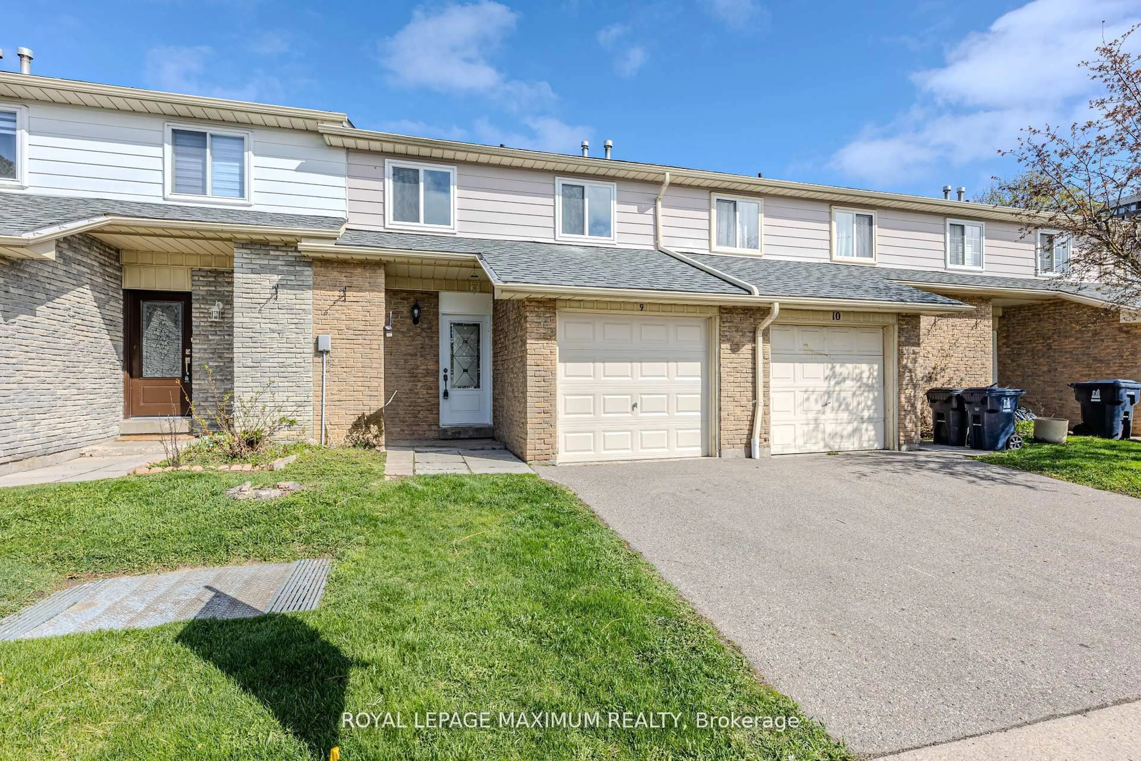 A pic from outside/outdoor area/front of a property/back of a property/a pic from drone, street for 50 Blackwell Ave #9, Toronto Ontario M1B 1K2