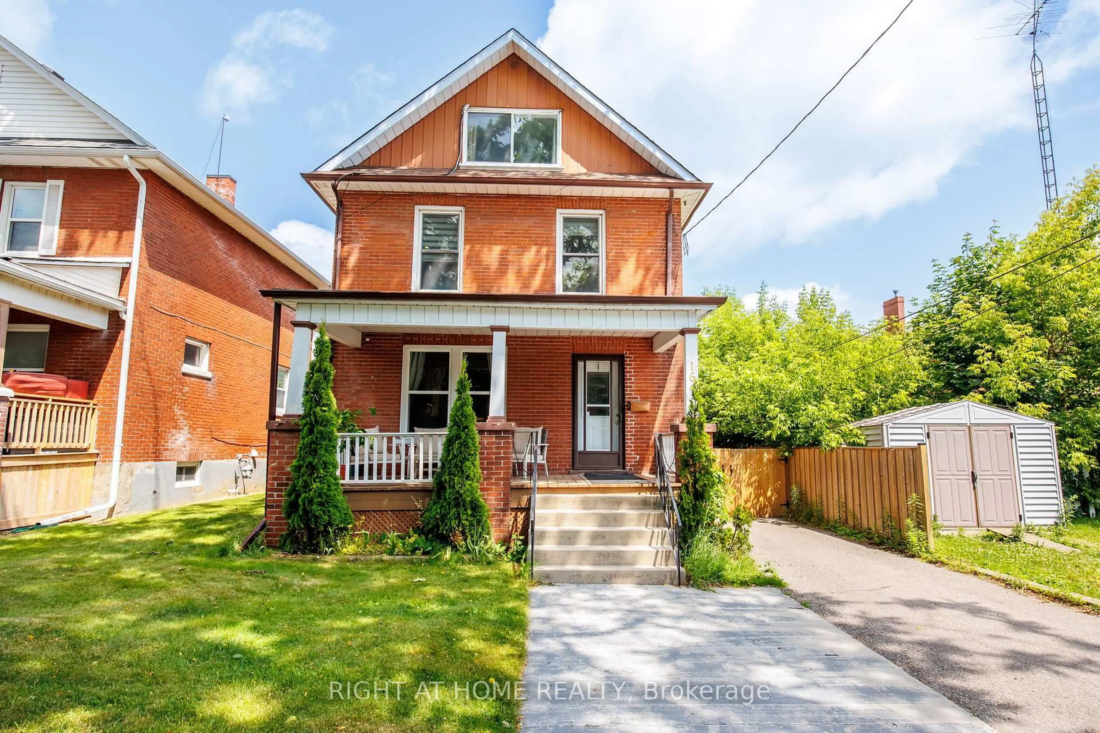 Home with brick exterior material, street for 164 Elgin St, Oshawa Ontario L1G 1T3