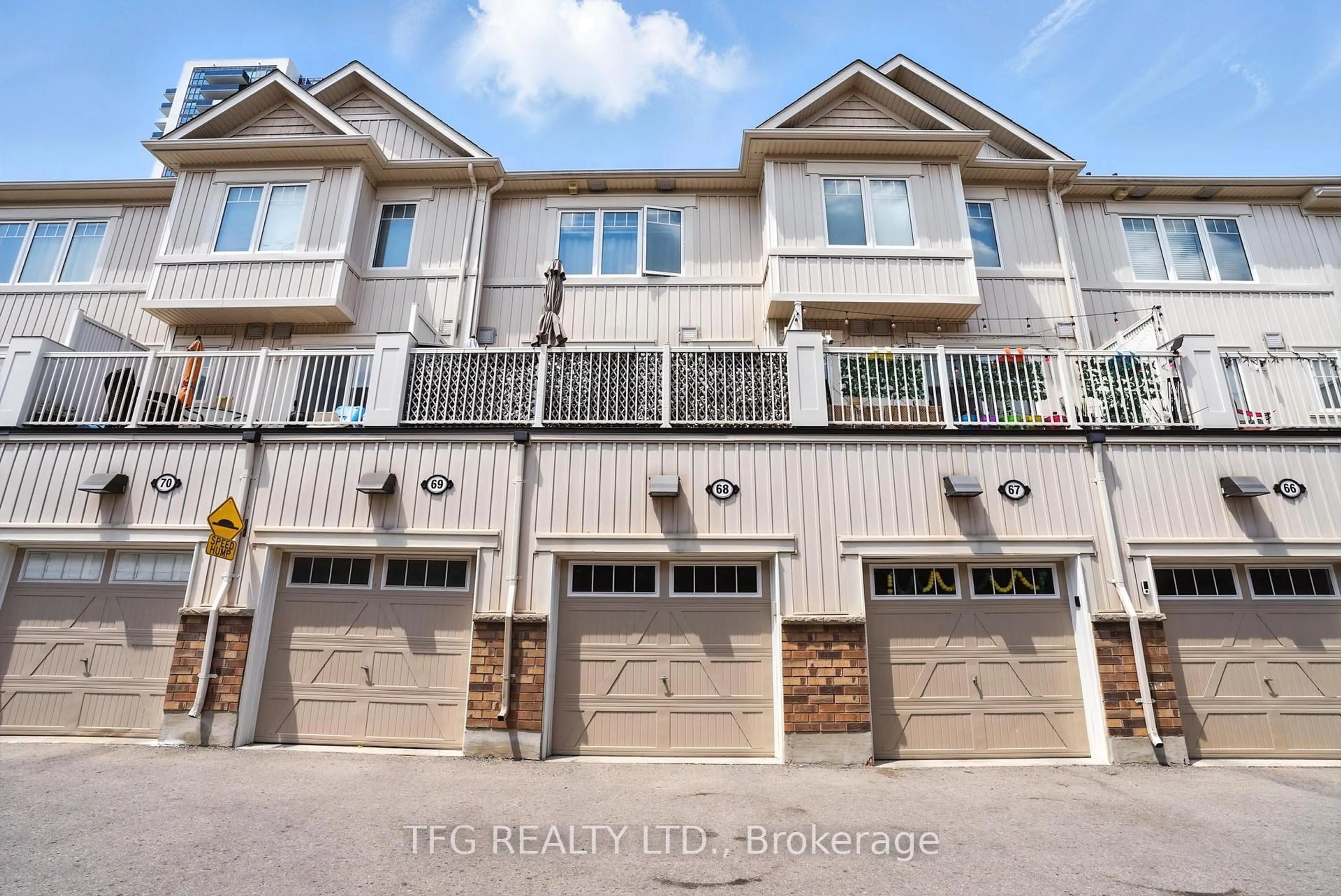 Home with vinyl exterior material, street for 2500 Hill Rise Crt #68, Oshawa Ontario L1L 0M6