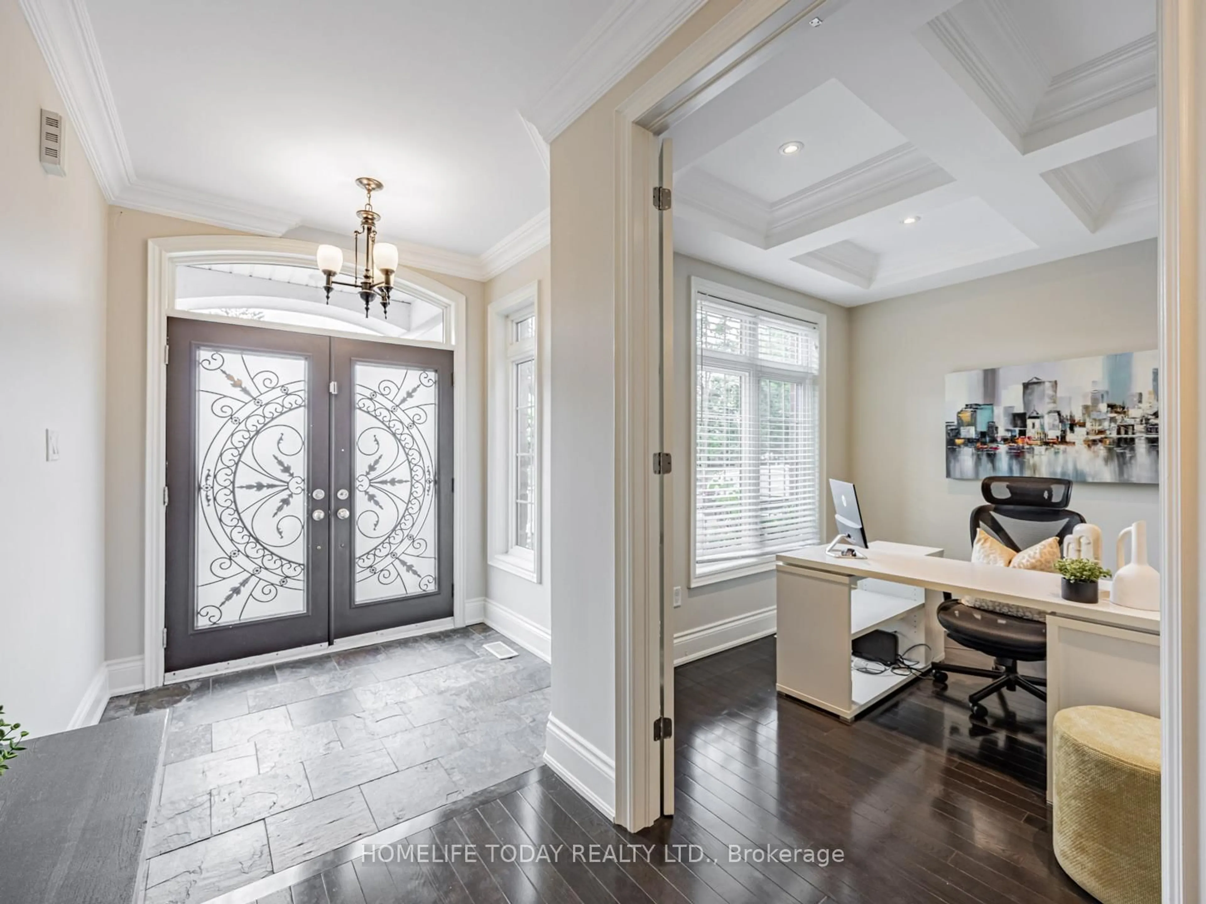 Indoor entryway for 1596 Valley Ridge Cres, Pickering Ontario L1V 6S2