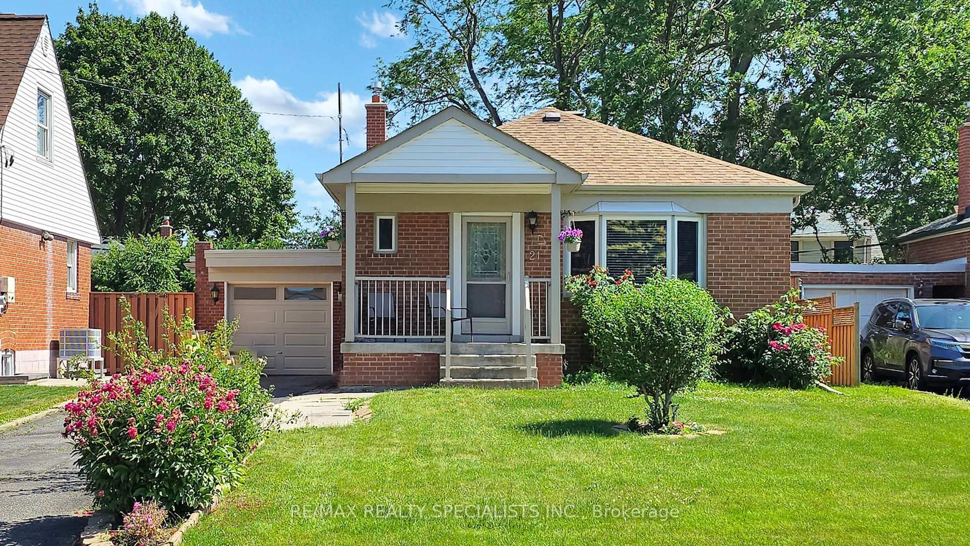 Home with brick exterior material, street for 21 Orlando Blvd, Toronto Ontario M1R 3N5