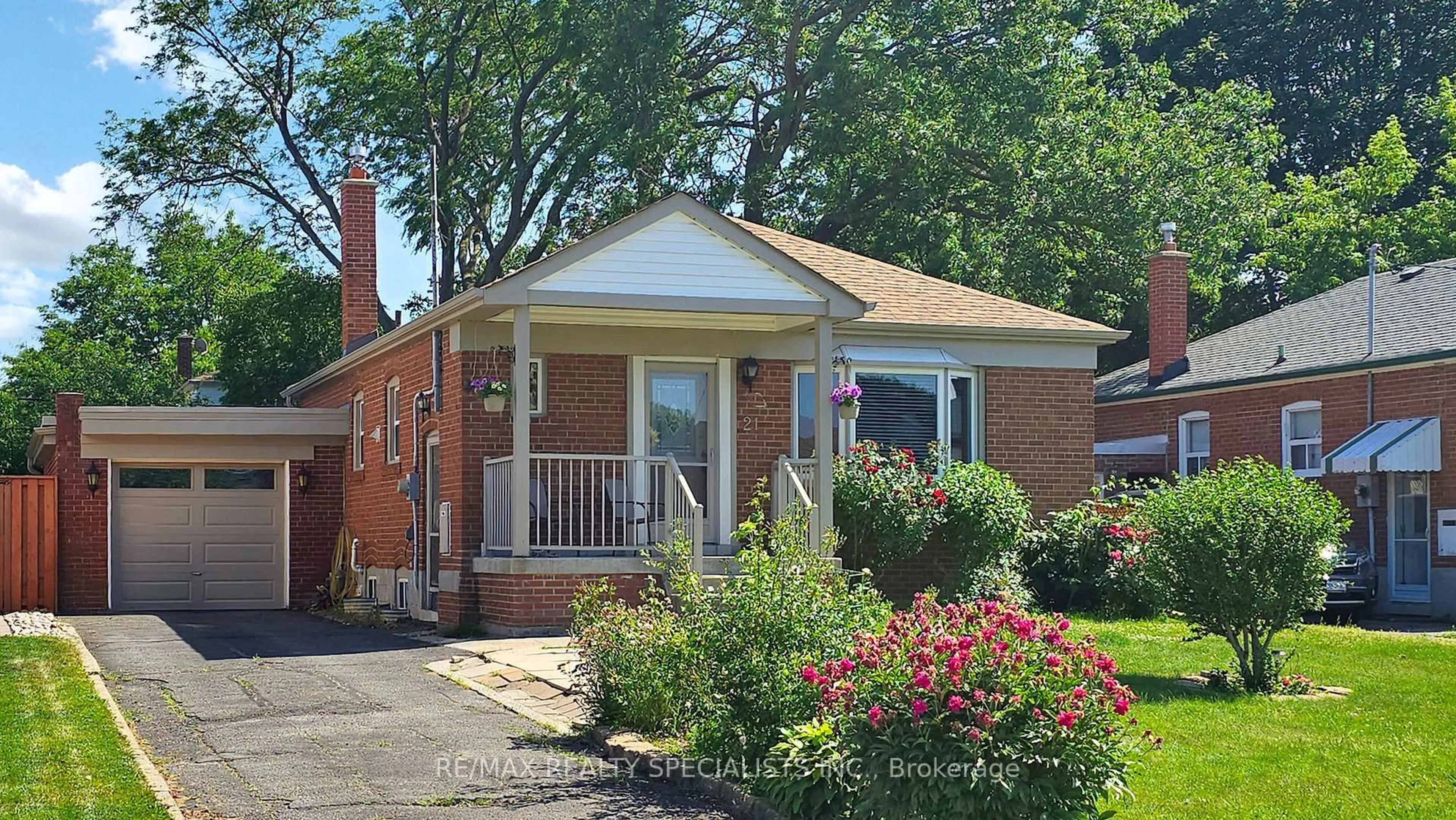 Home with brick exterior material, street for 21 Orlando Blvd, Toronto Ontario M1R 3N5