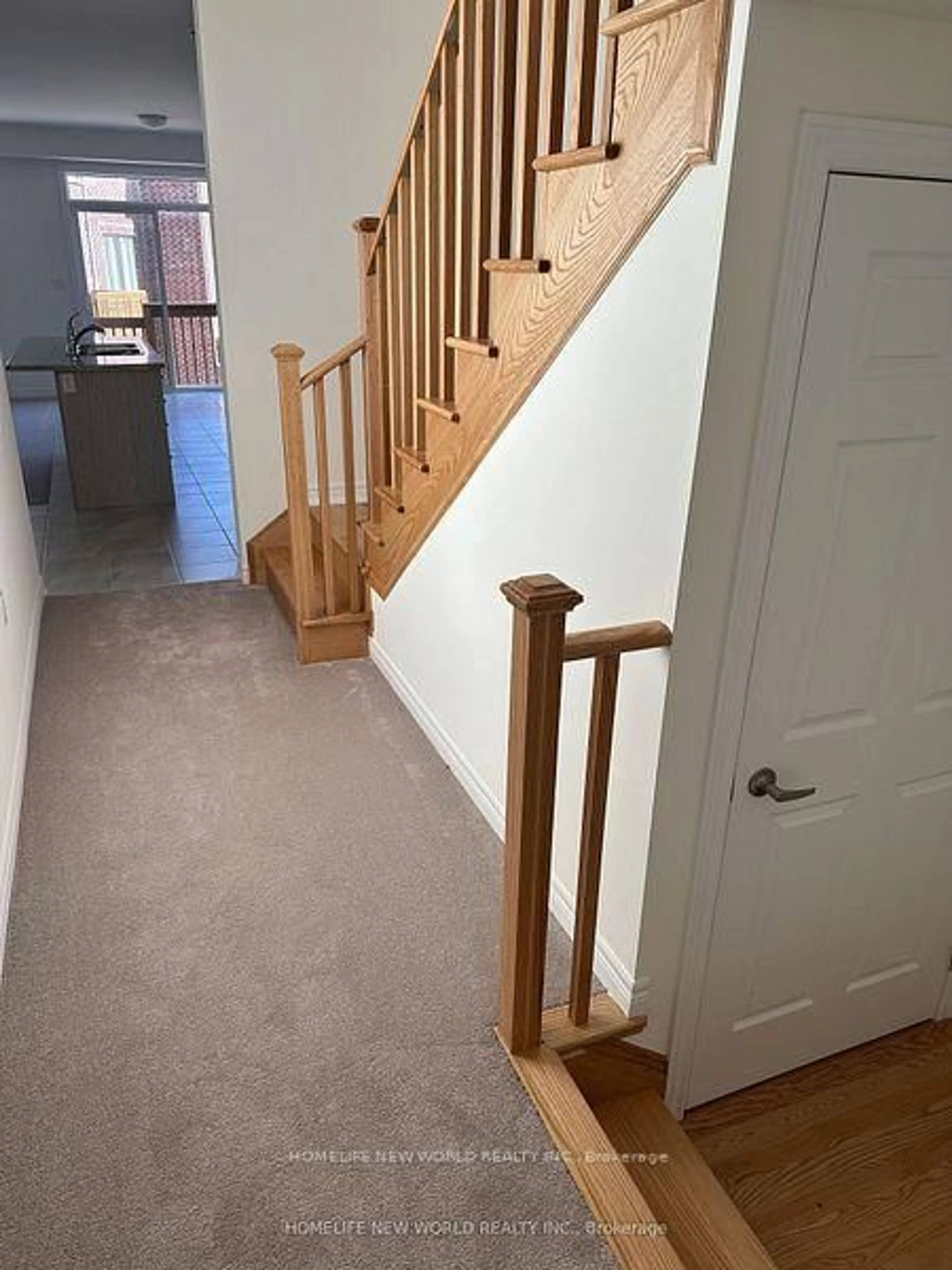 Stairs for 969 Elizabeth Mackenzie Dr, Pickering Ontario L1X 0P5