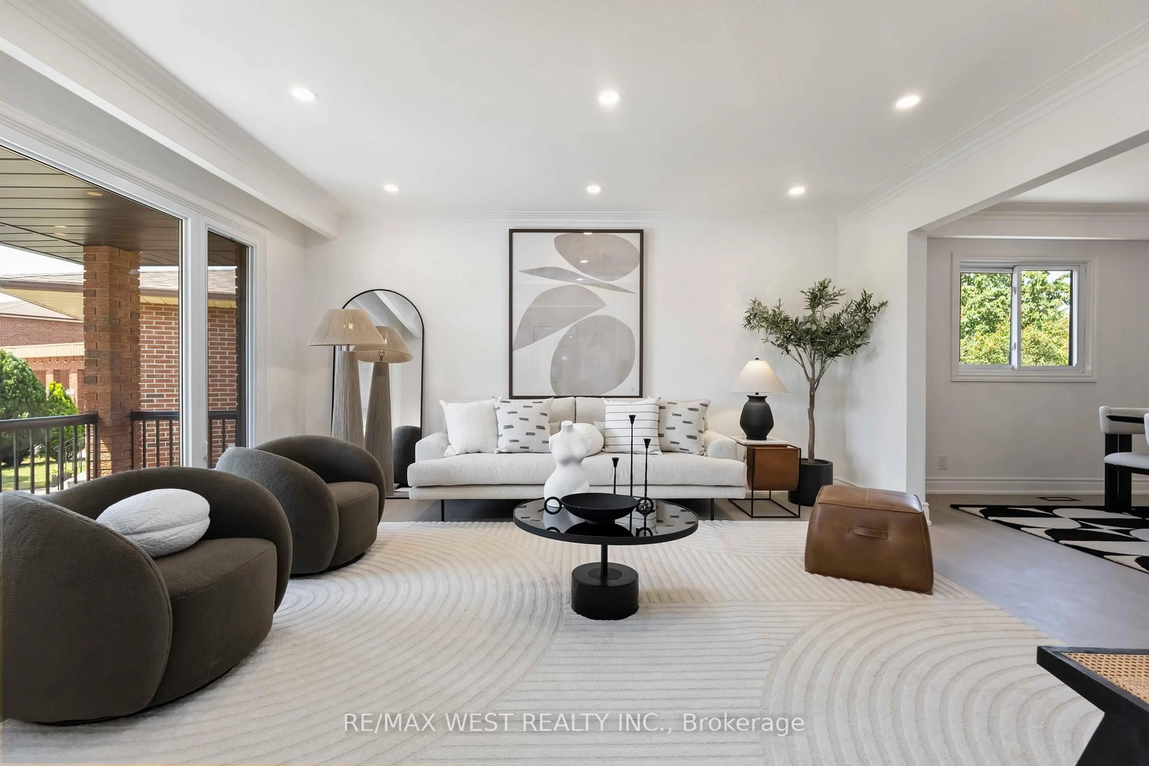 Living room with furniture, unknown for 54 ELMARTIN Dr, Toronto Ontario M1W 3C5