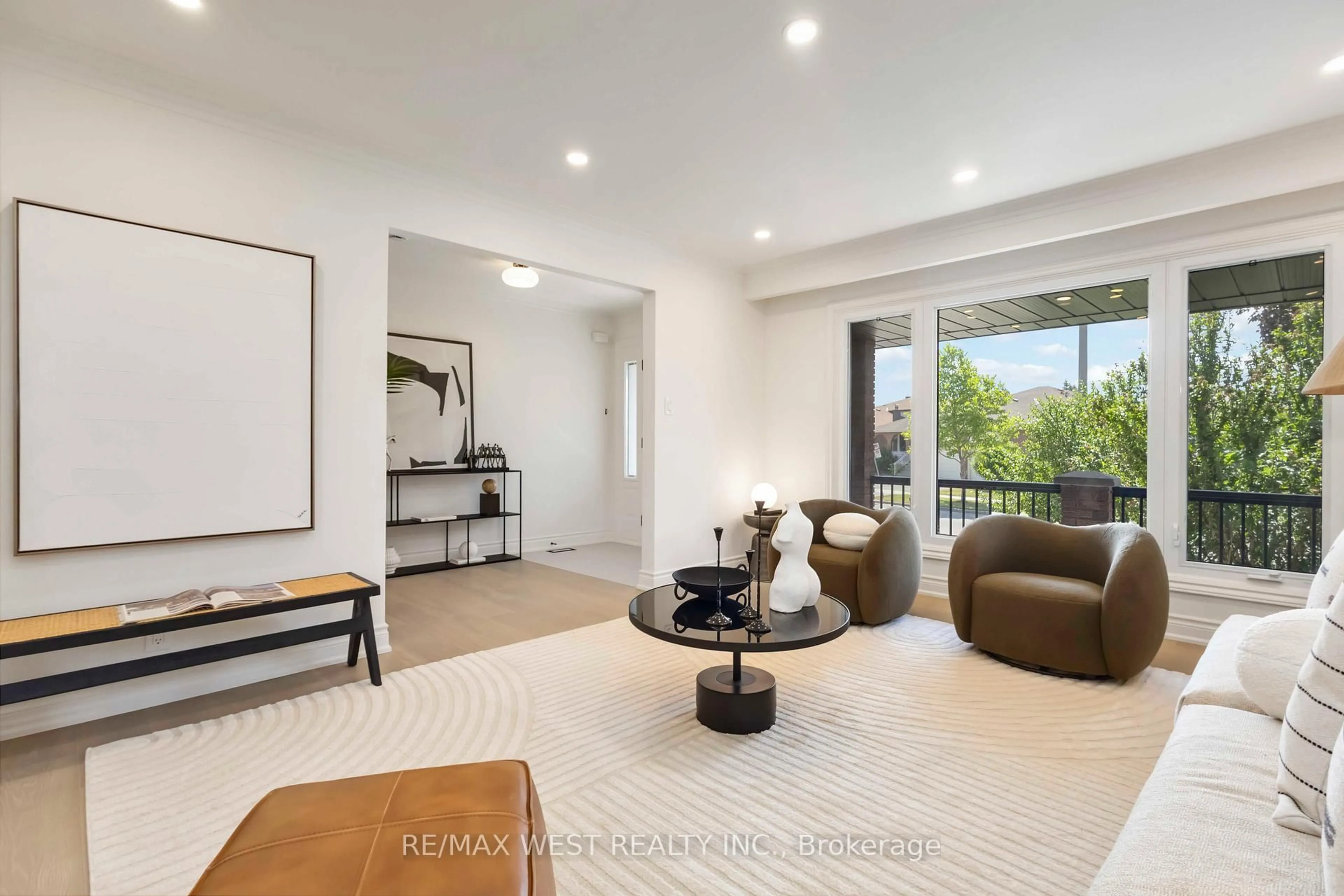 Living room with furniture, unknown for 54 ELMARTIN Dr, Toronto Ontario M1W 3C5