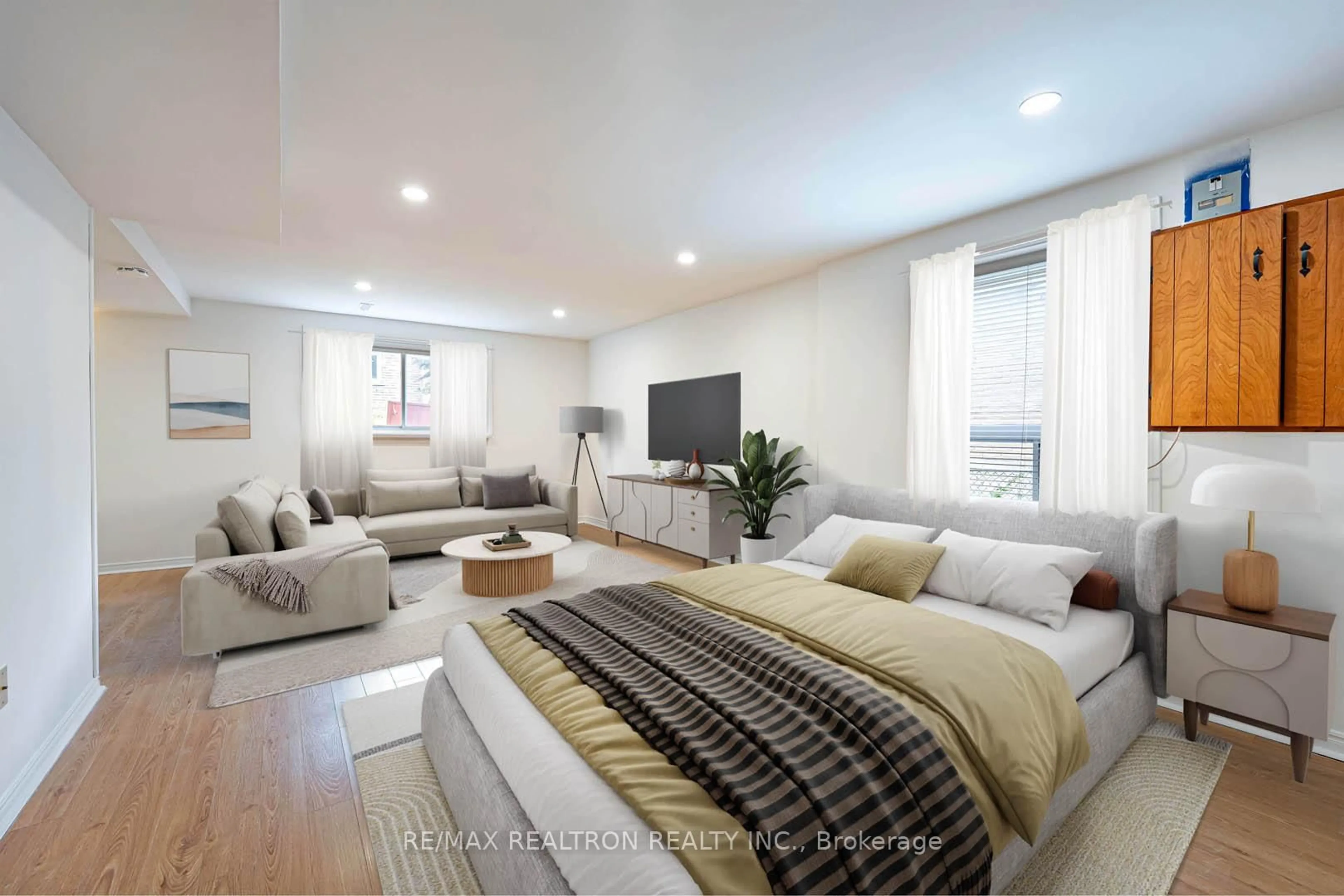 Living room with furniture, unknown for 28 Invergordon Ave, Toronto Ontario M1S 2Y8