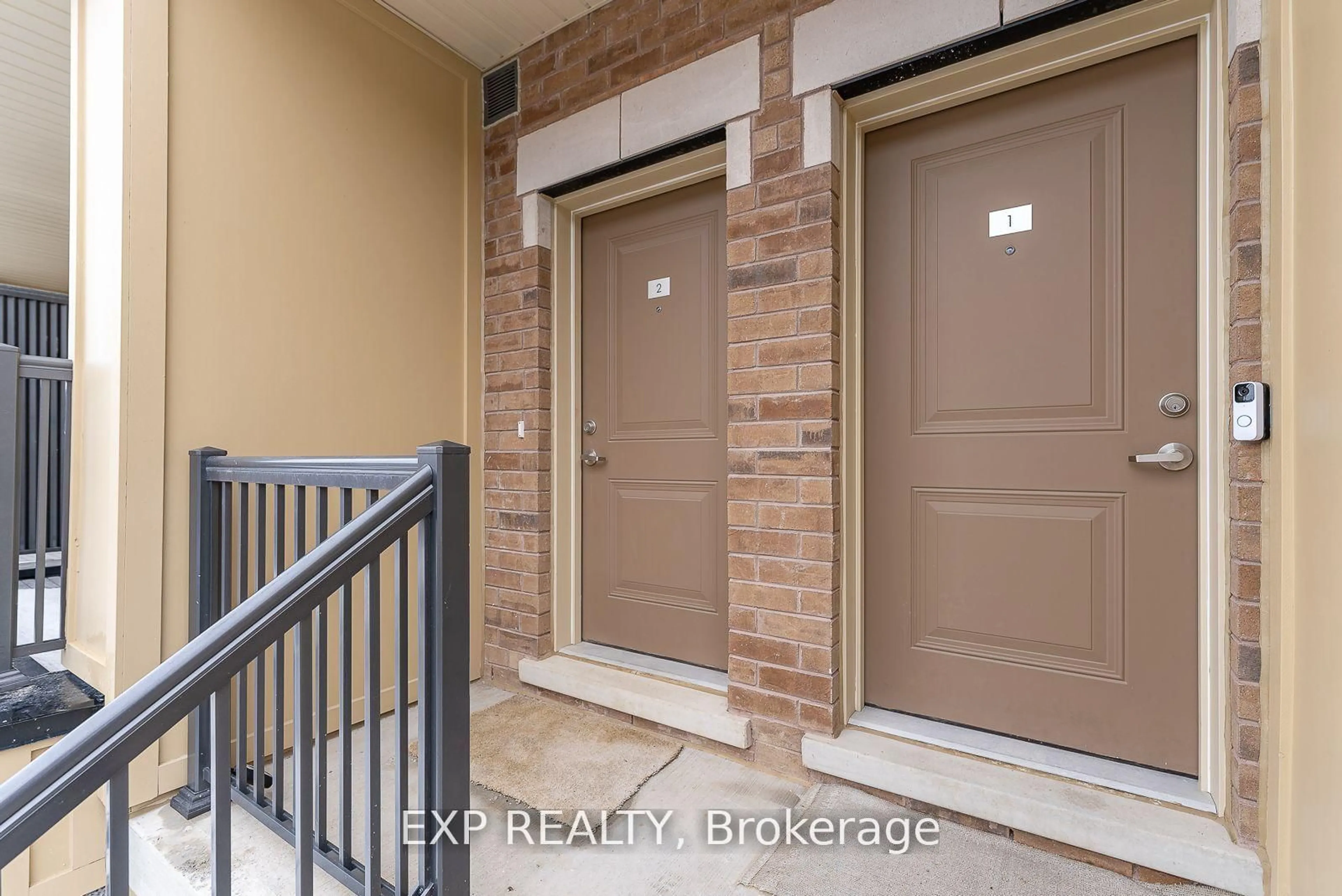 Indoor entryway for 465 Beresford Path #2, Oshawa Ontario L1H 0B2