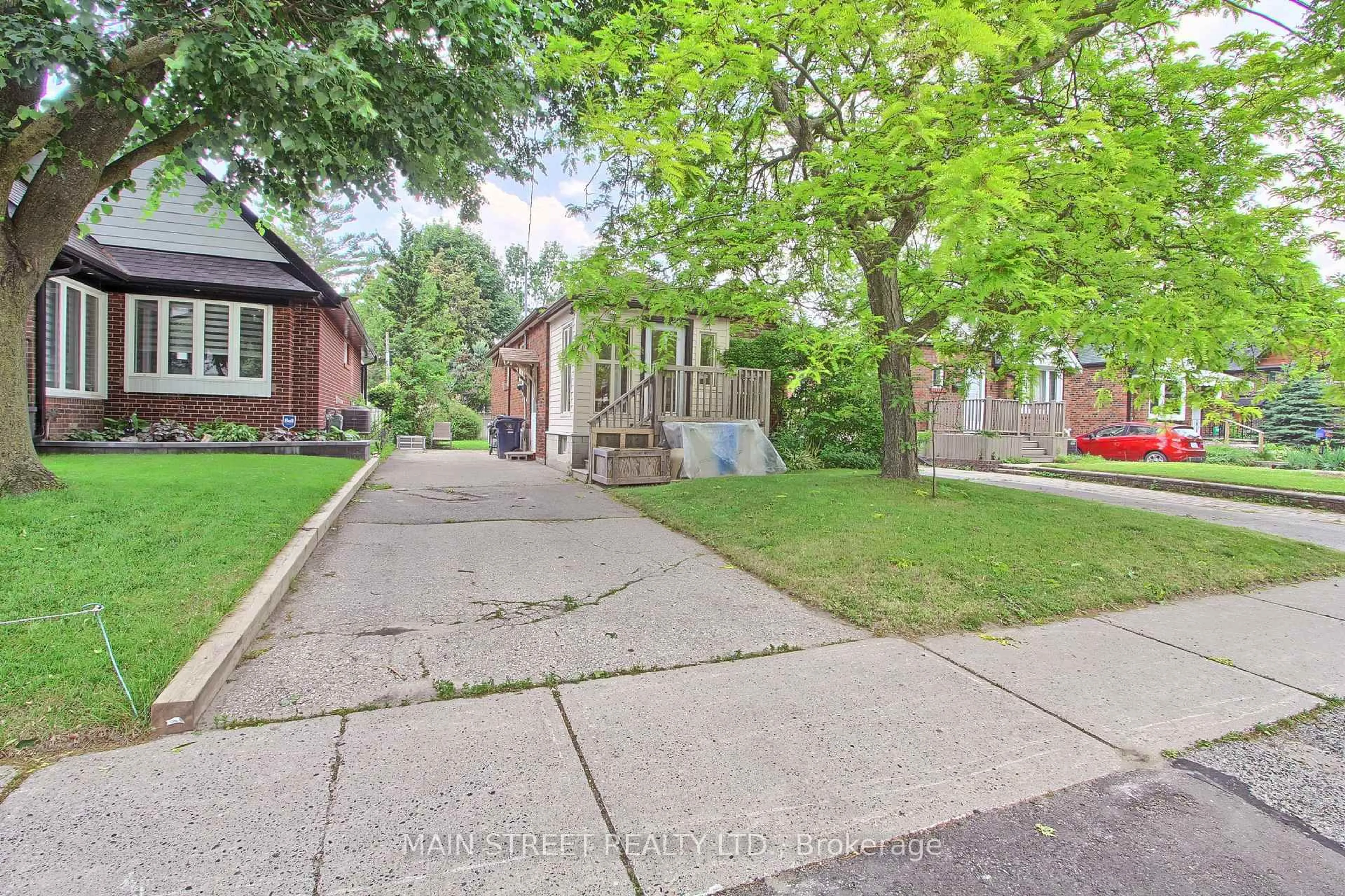 Patio, street for 282 Warden Ave, Toronto Ontario M1N 3A2