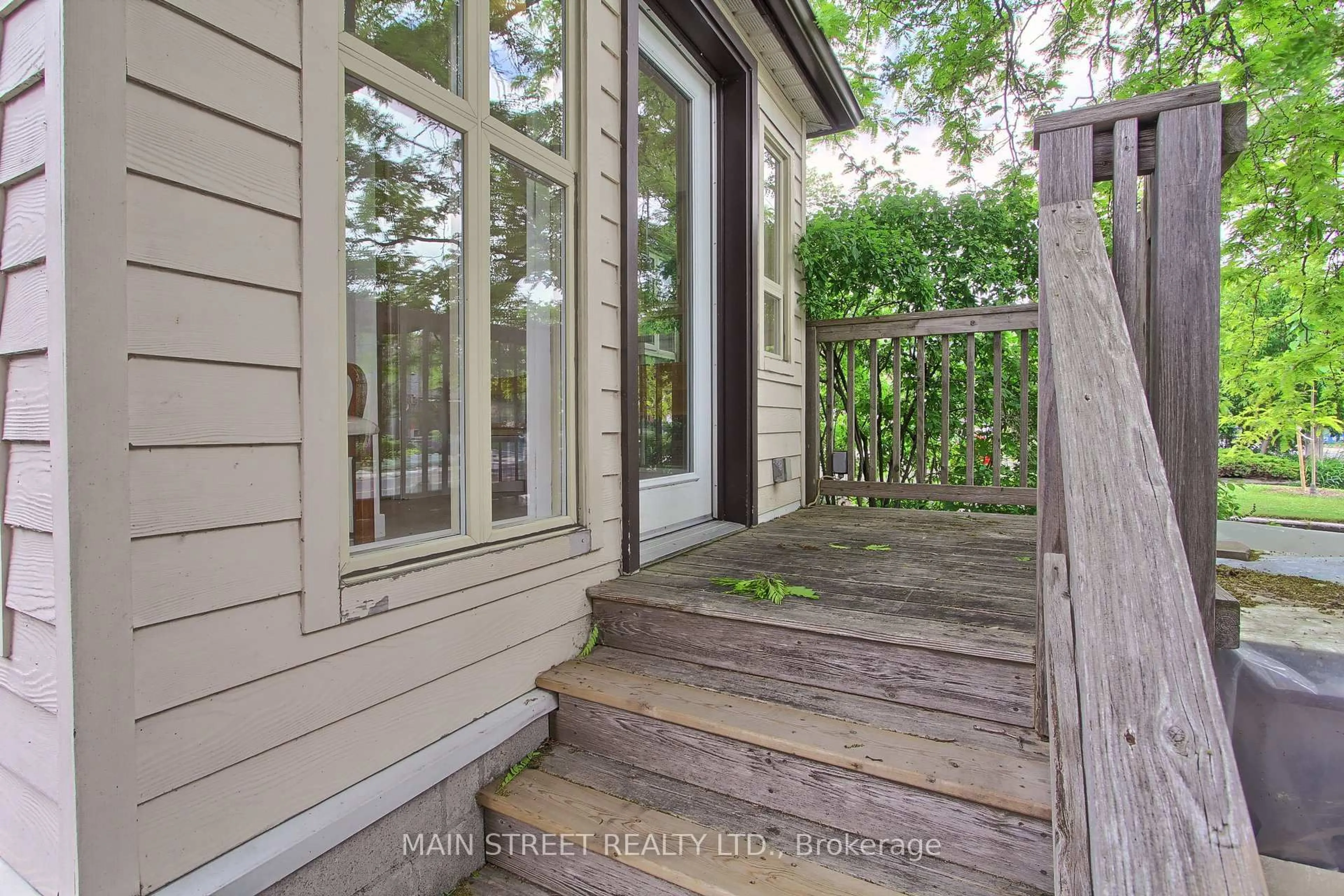 Patio, street for 282 Warden Ave, Toronto Ontario M1N 3A2