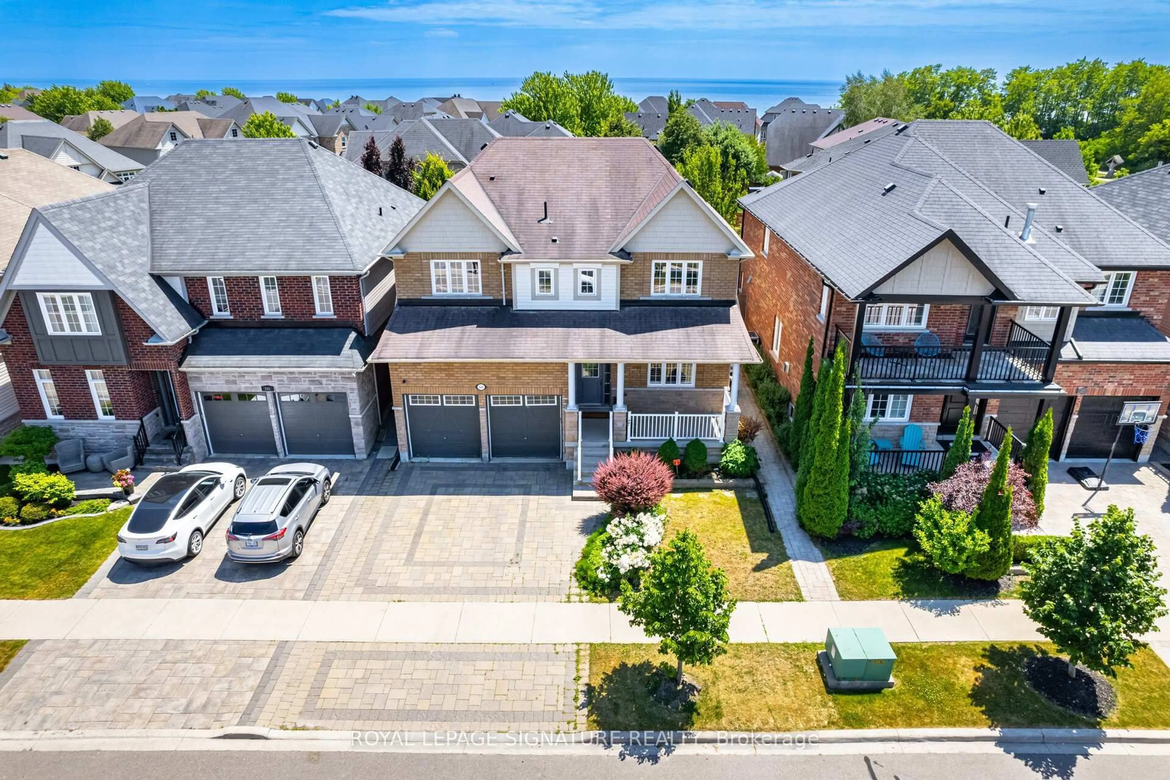 A pic from outside/outdoor area/front of a property/back of a property/a pic from drone, street for 349 Shipway Ave, Clarington Ontario L1B 0C1