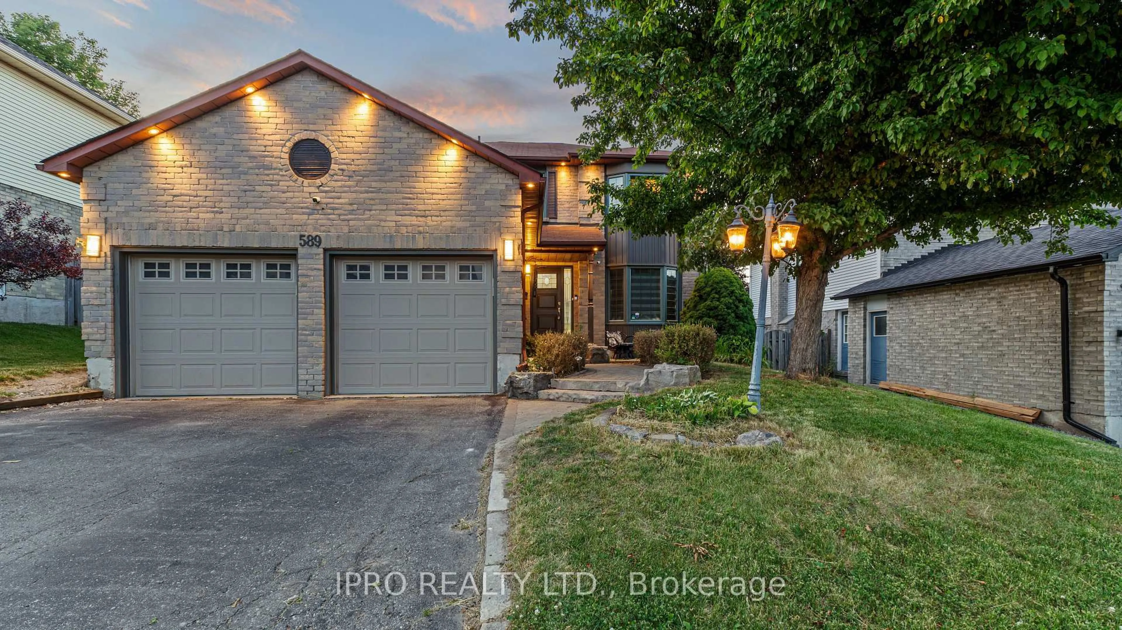 Home with brick exterior material, street for 589 Prestwick Dr, Oshawa Ontario L1J 7P5