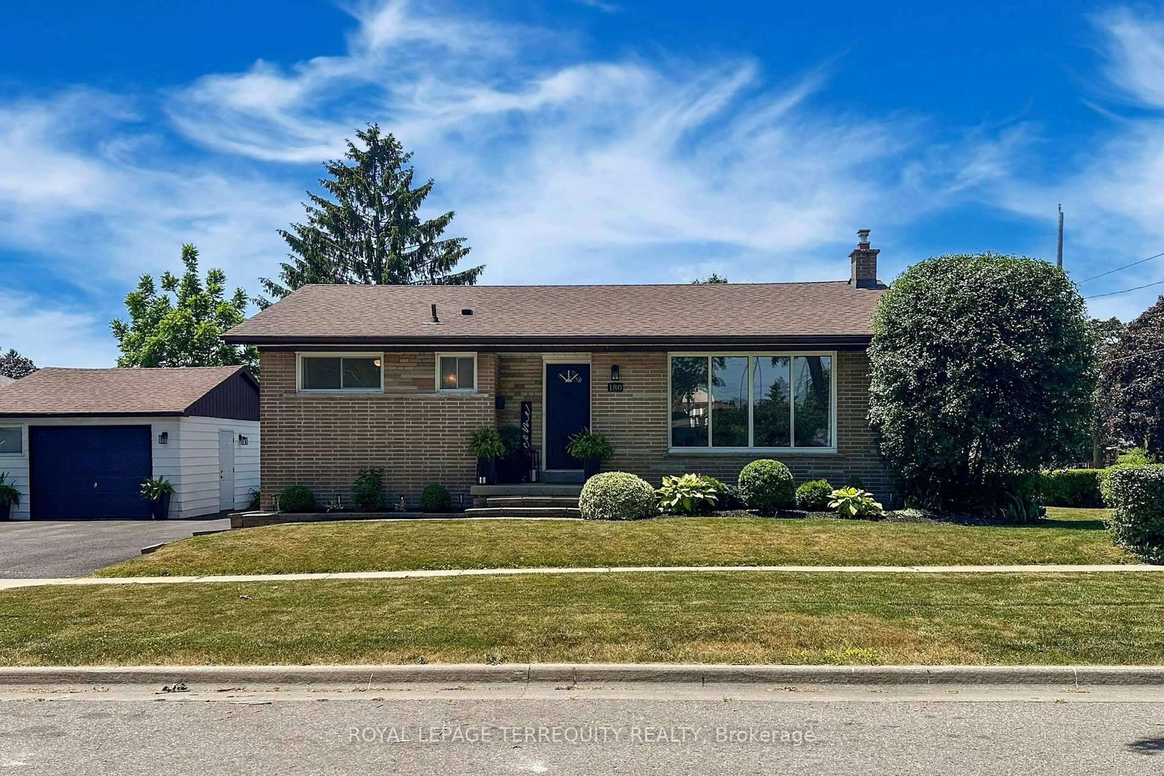 Home with brick exterior material, street for 180 Eastmount St, Oshawa Ontario L1G 6K6