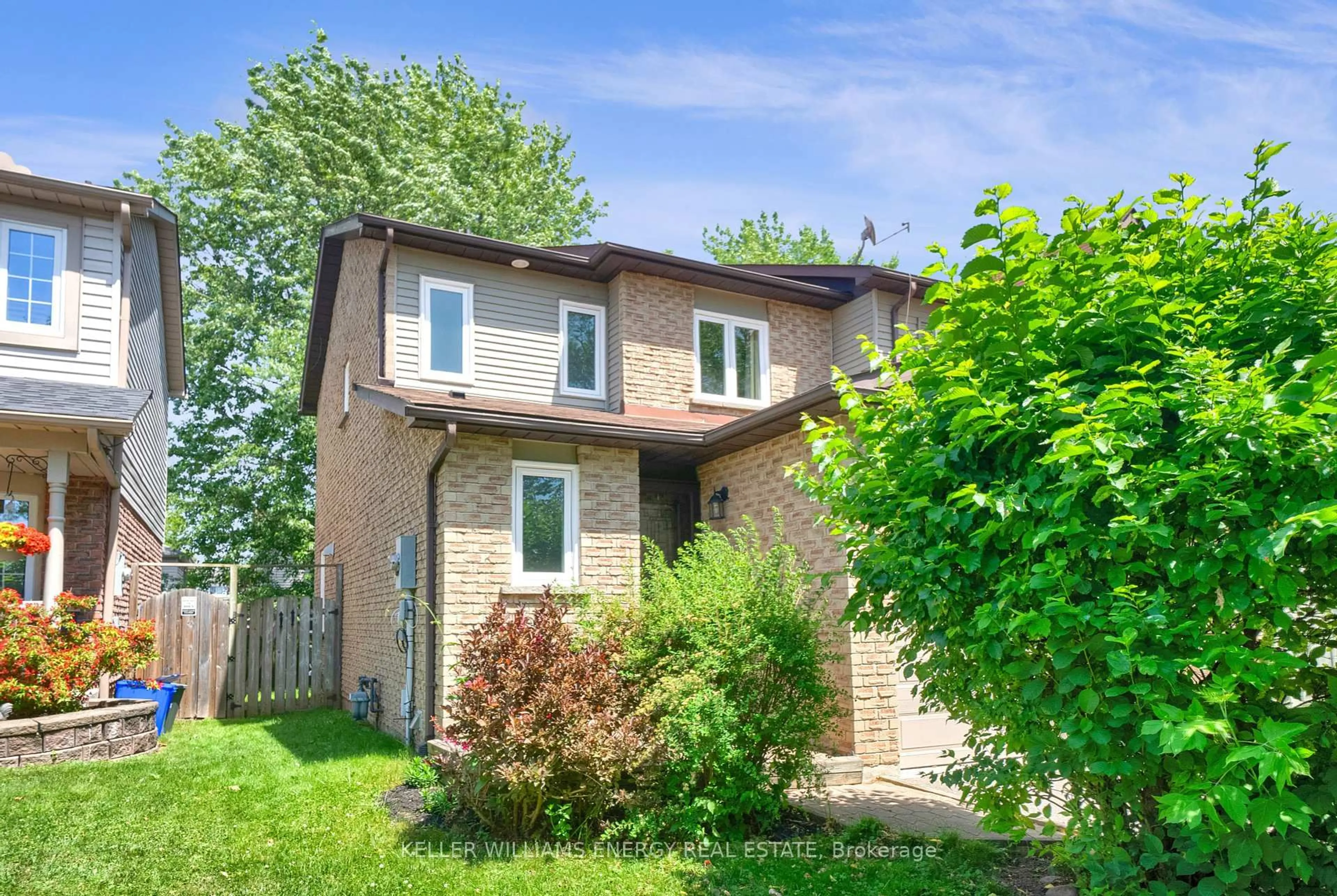 Home with brick exterior material, street for 37 Poolton Cres, Clarington Ontario L1E 2H5