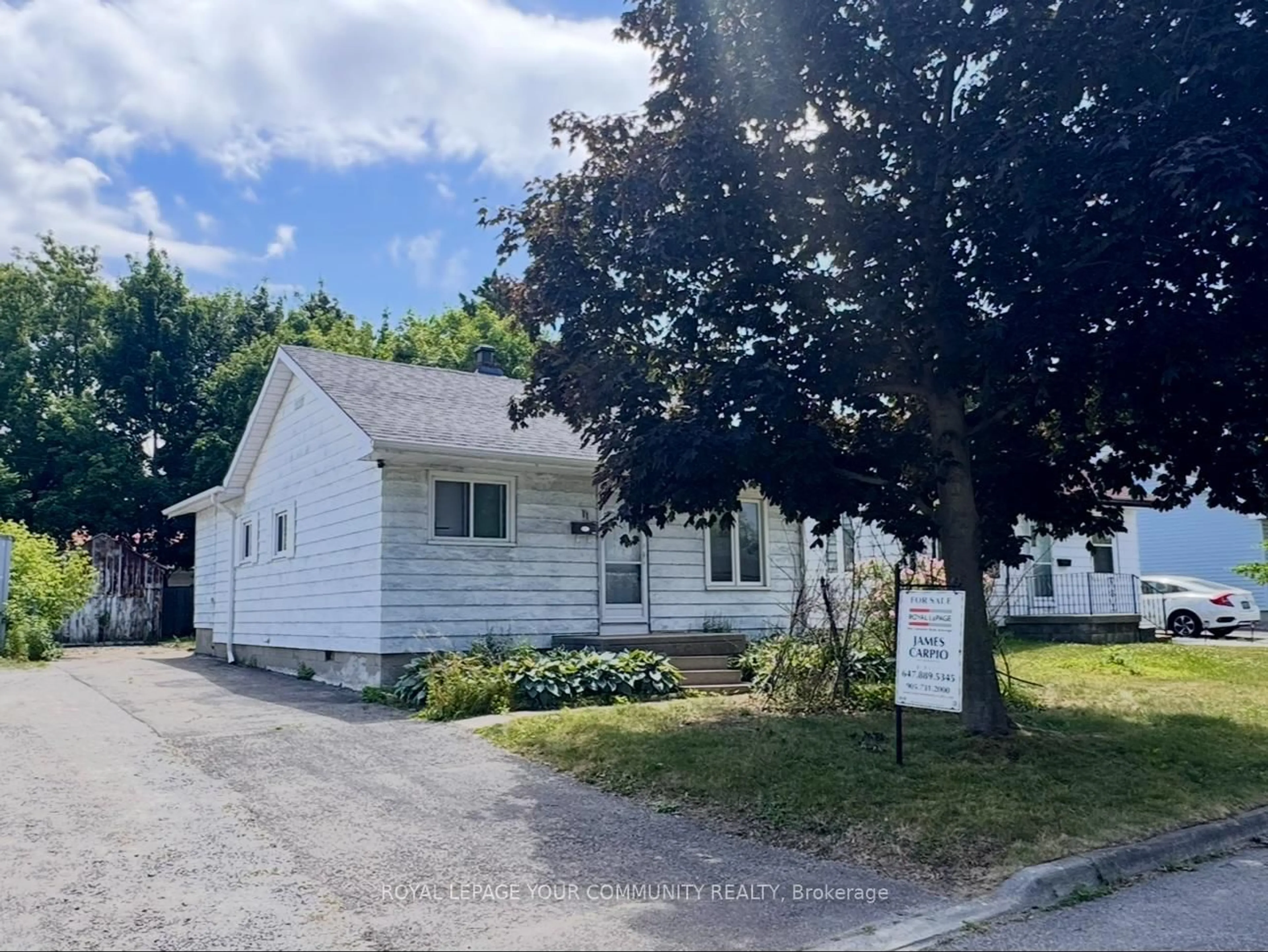 Unknown for 11 Pine St, Ajax Ontario L1S 1X8