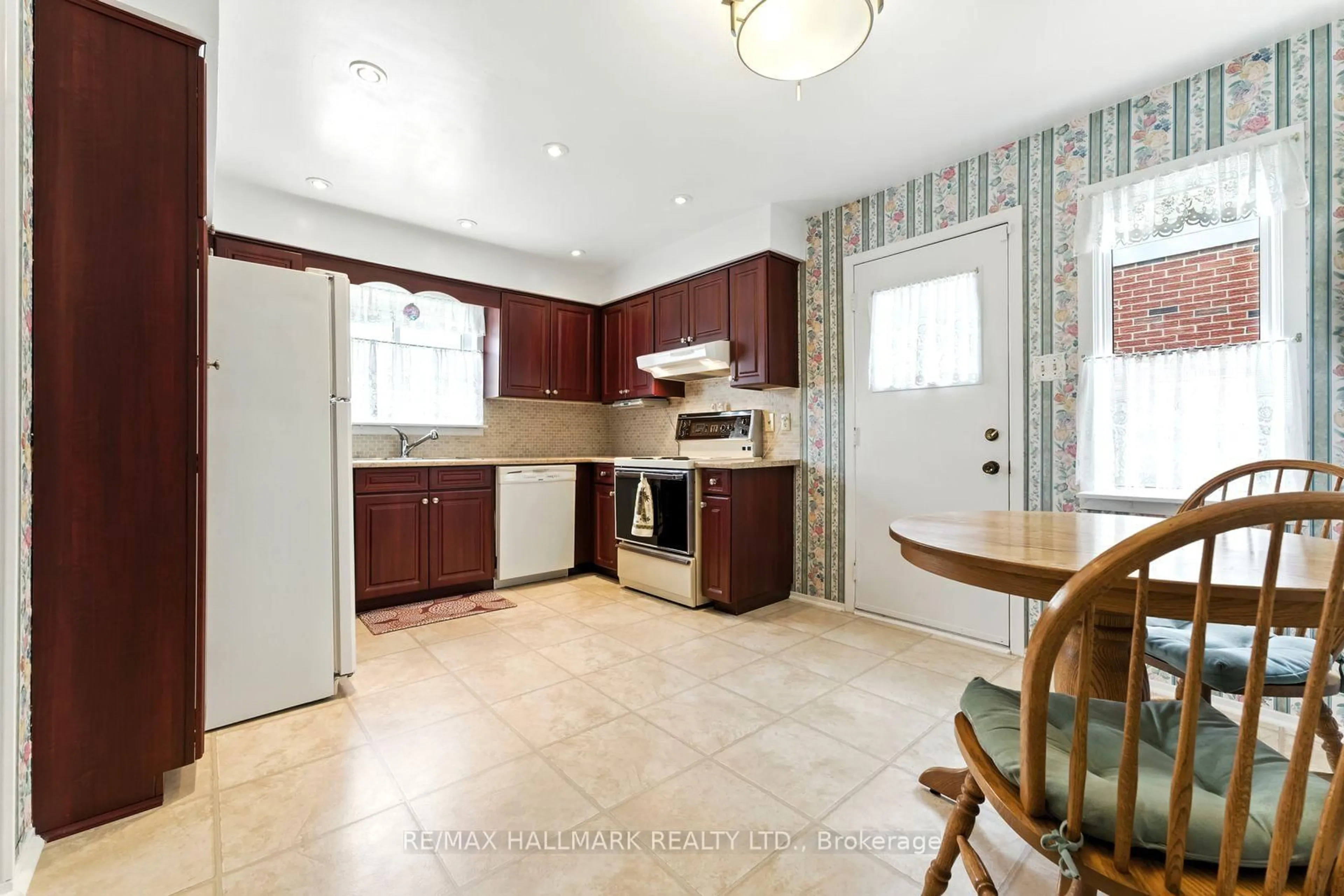 Standard kitchen, ceramic/tile floor for 23 Blue Anchor Tr, Toronto Ontario M1C 3P1