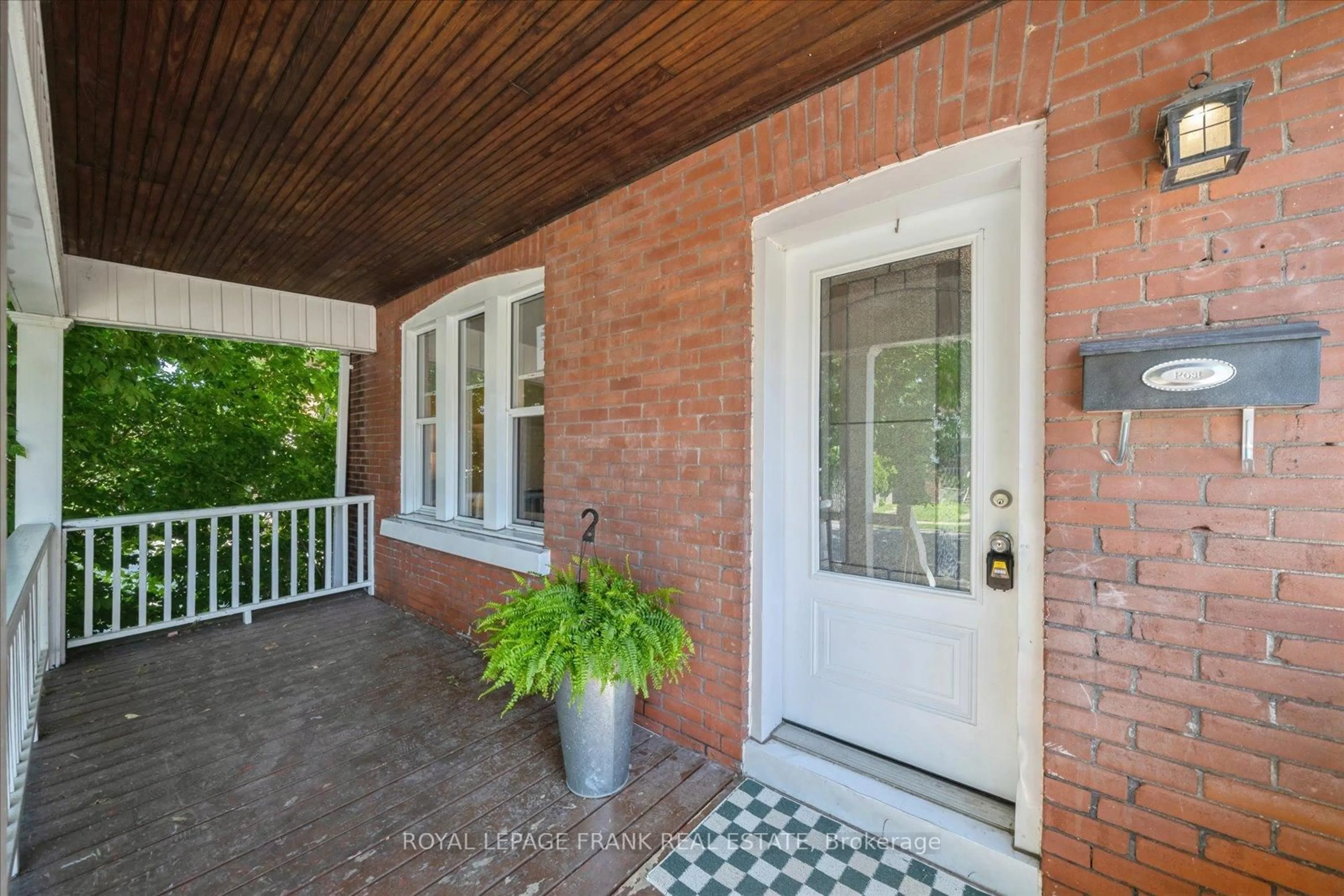 Unknown for 159 Agnes St, Oshawa Ontario L1G 1V3
