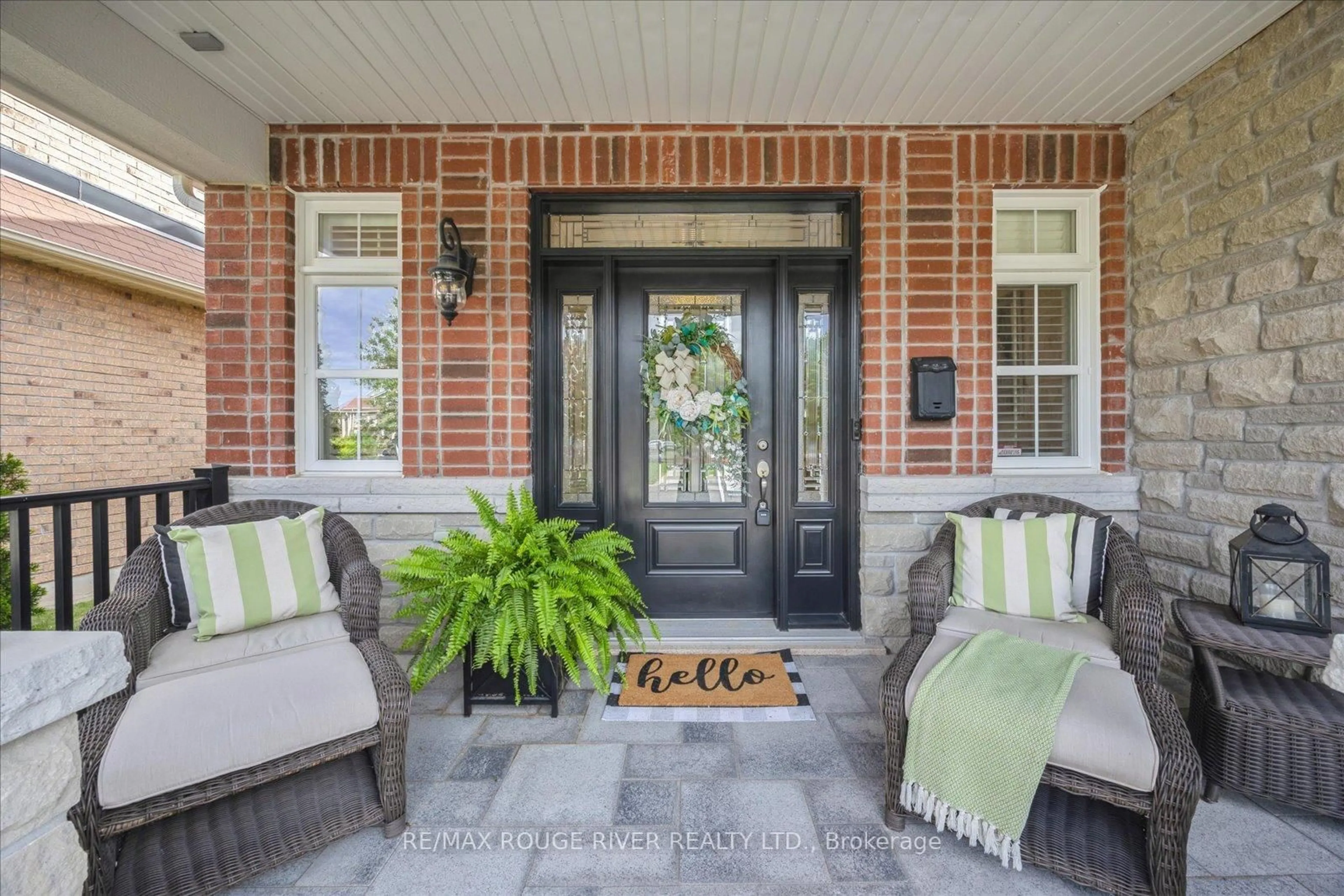 Indoor entryway for 34 Nightingale Cres, Whitby Ontario L1M 0H3