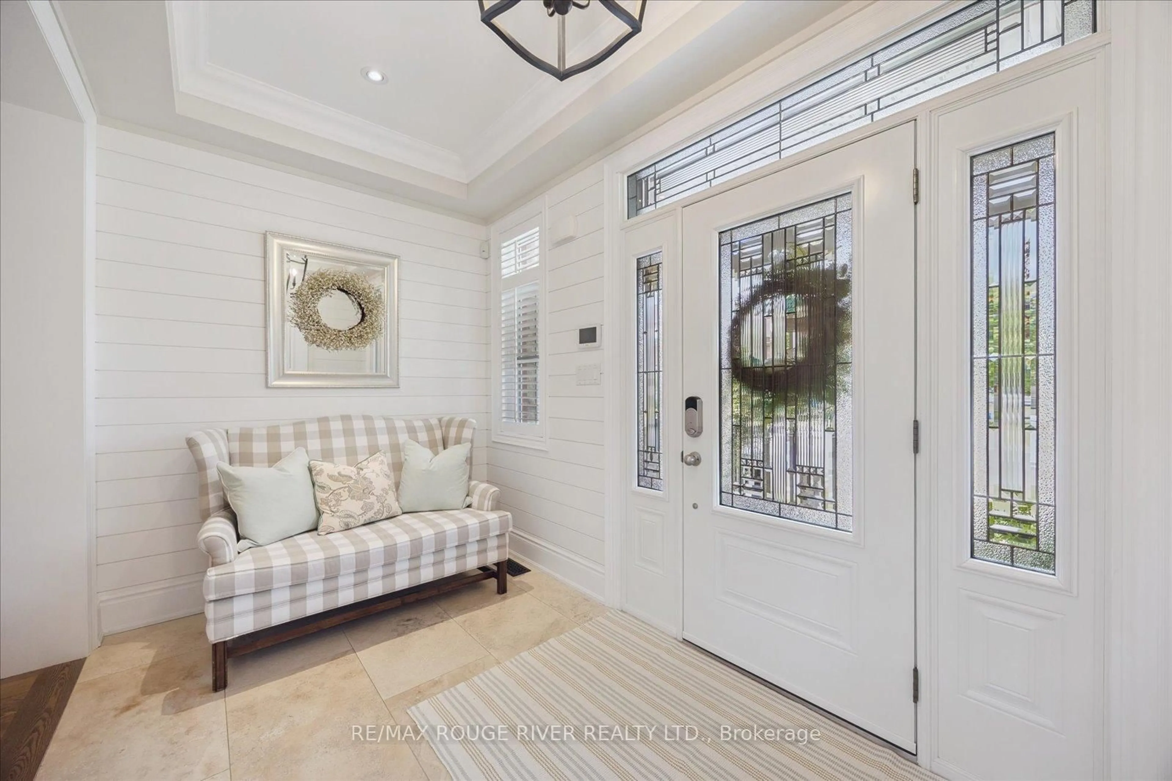Indoor entryway for 34 Nightingale Cres, Whitby Ontario L1M 0H3