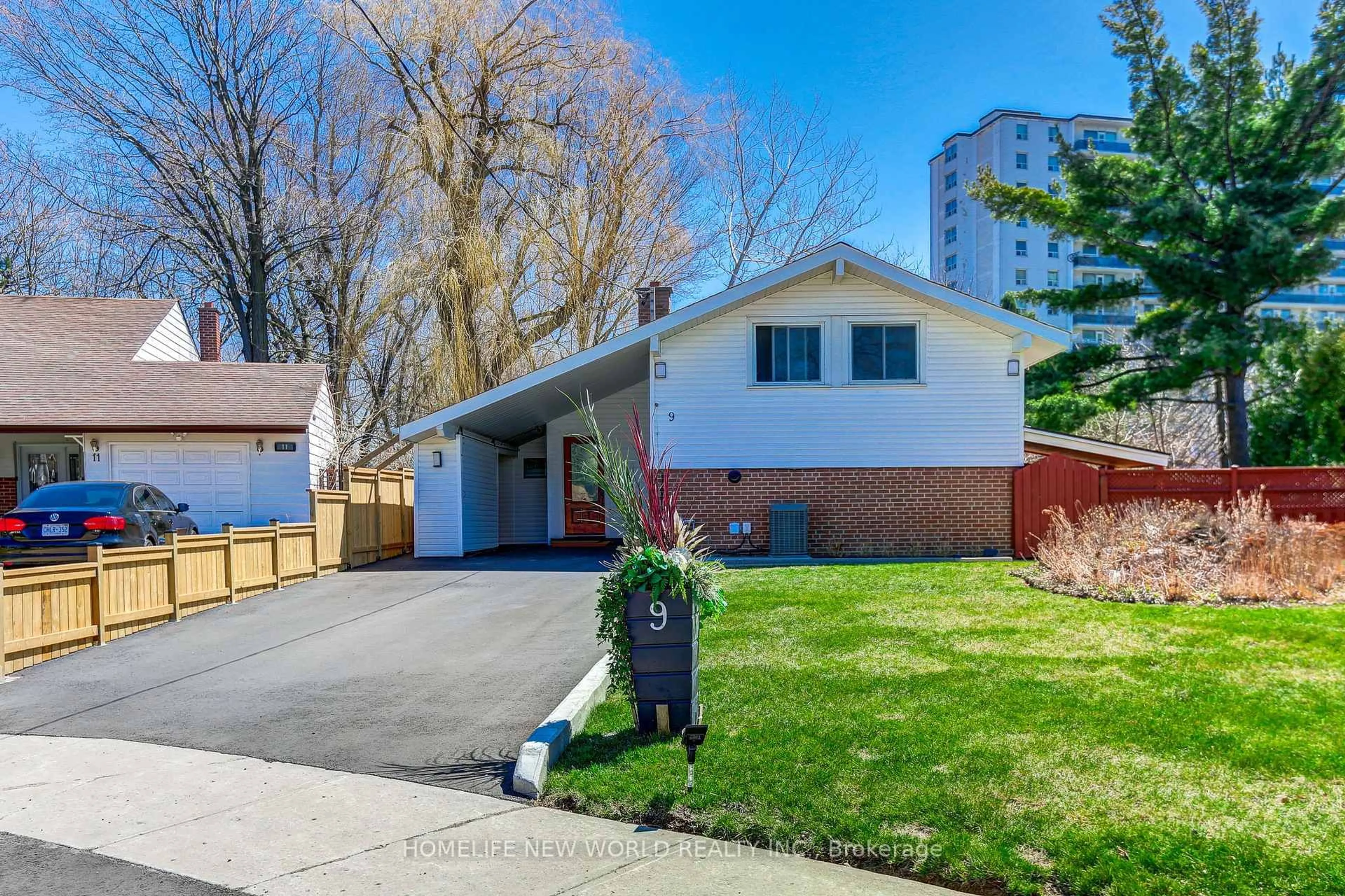 Unknown for 9 Ladysbridge Dr, Toronto Ontario M1G 3H5