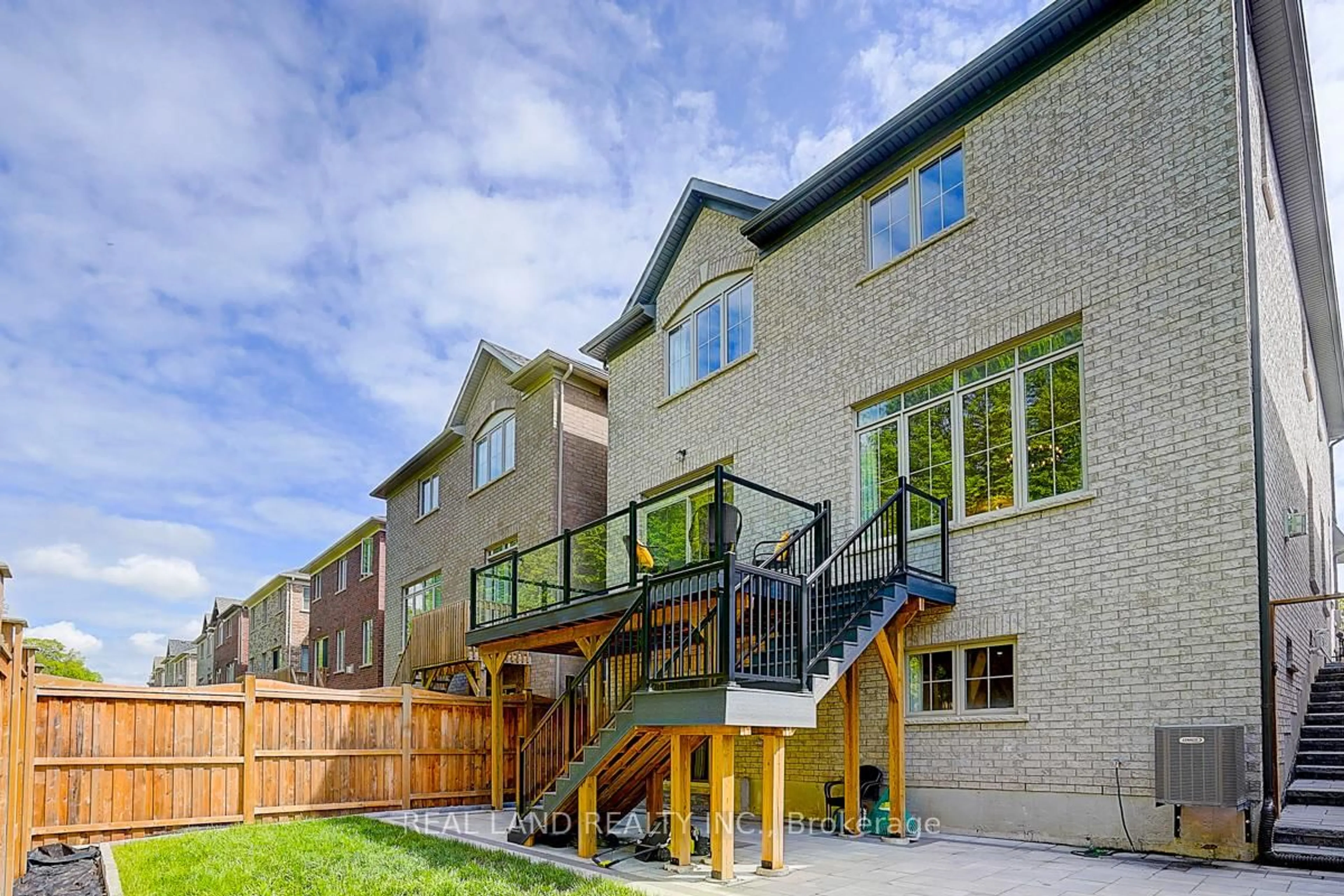Patio, unknown for 111 Auckland Dr, Whitby Ontario L1P 0J4