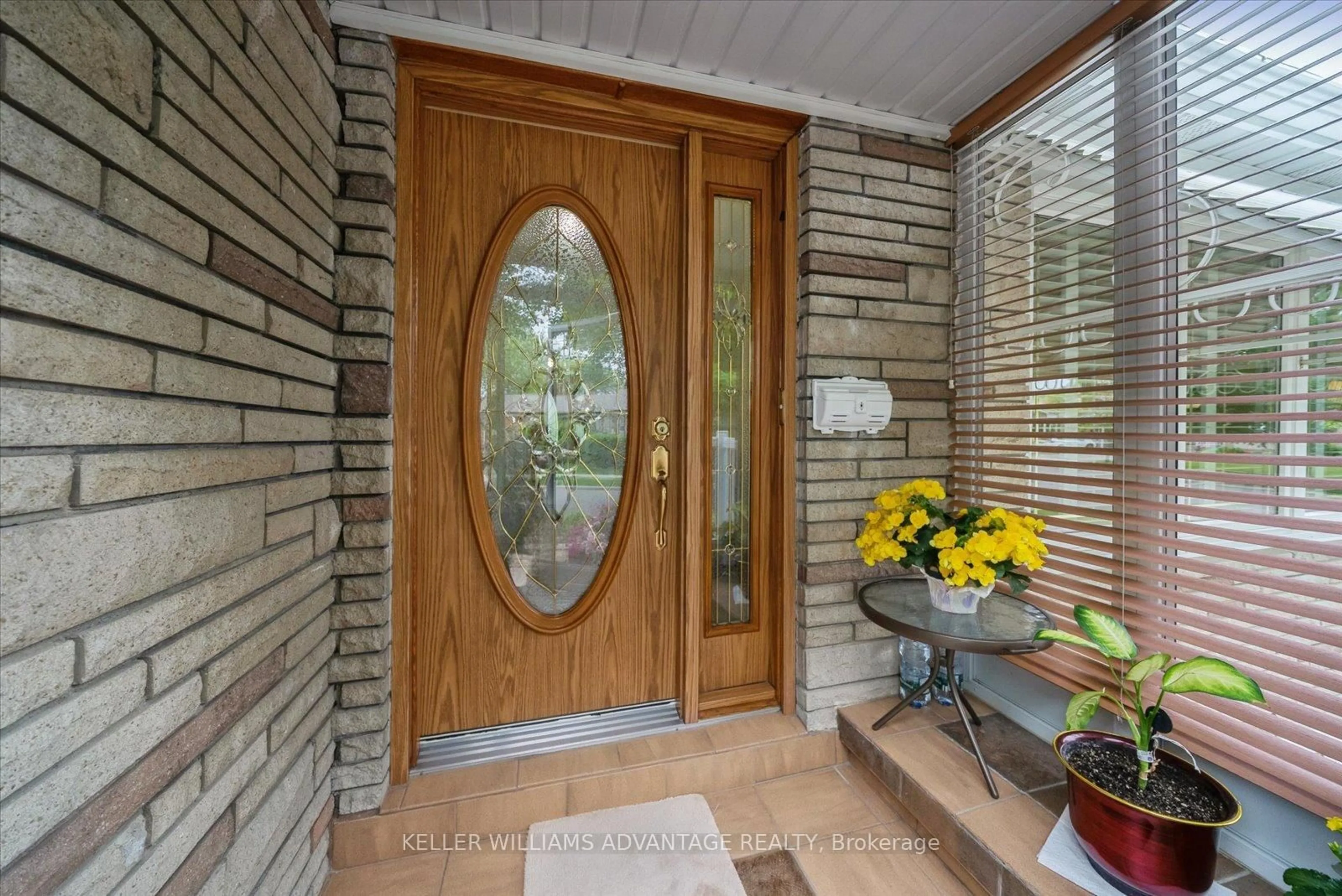 Indoor entryway for 1 Montvale Dr, Toronto Ontario M1M 3E5