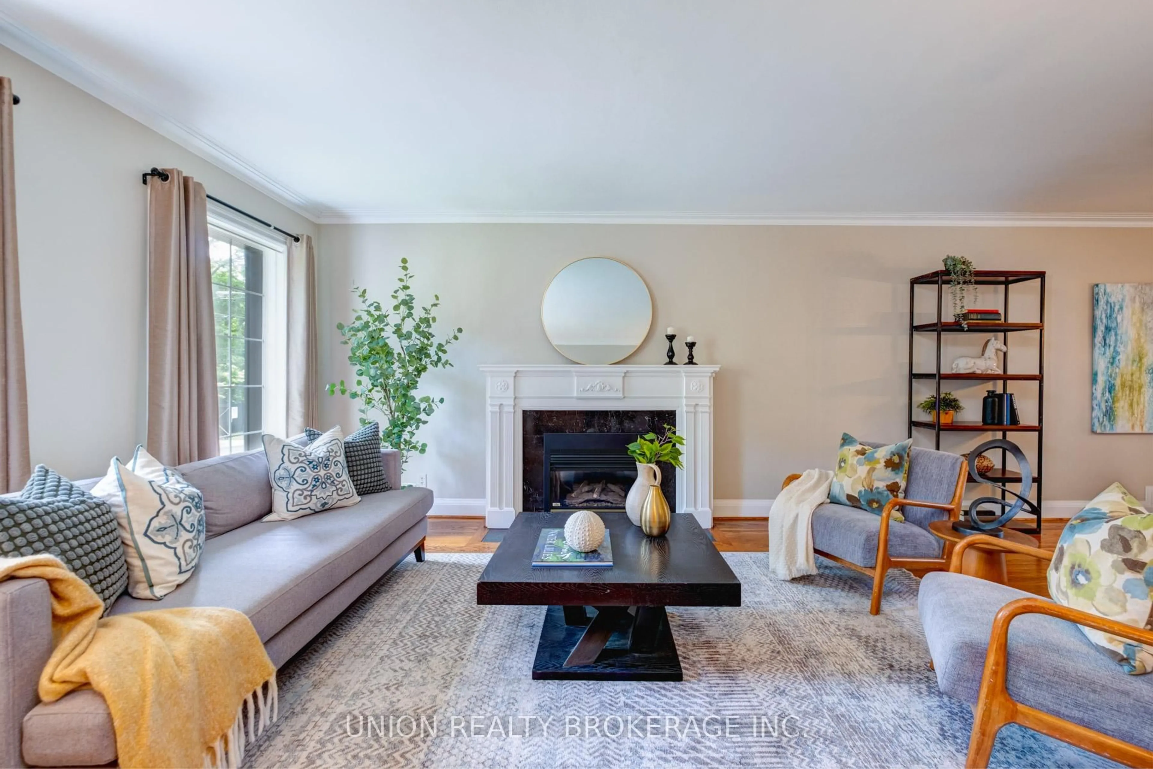 Living room with furniture, unknown for 16 Fallingbrook Rd, Toronto Ontario M1N 2T4