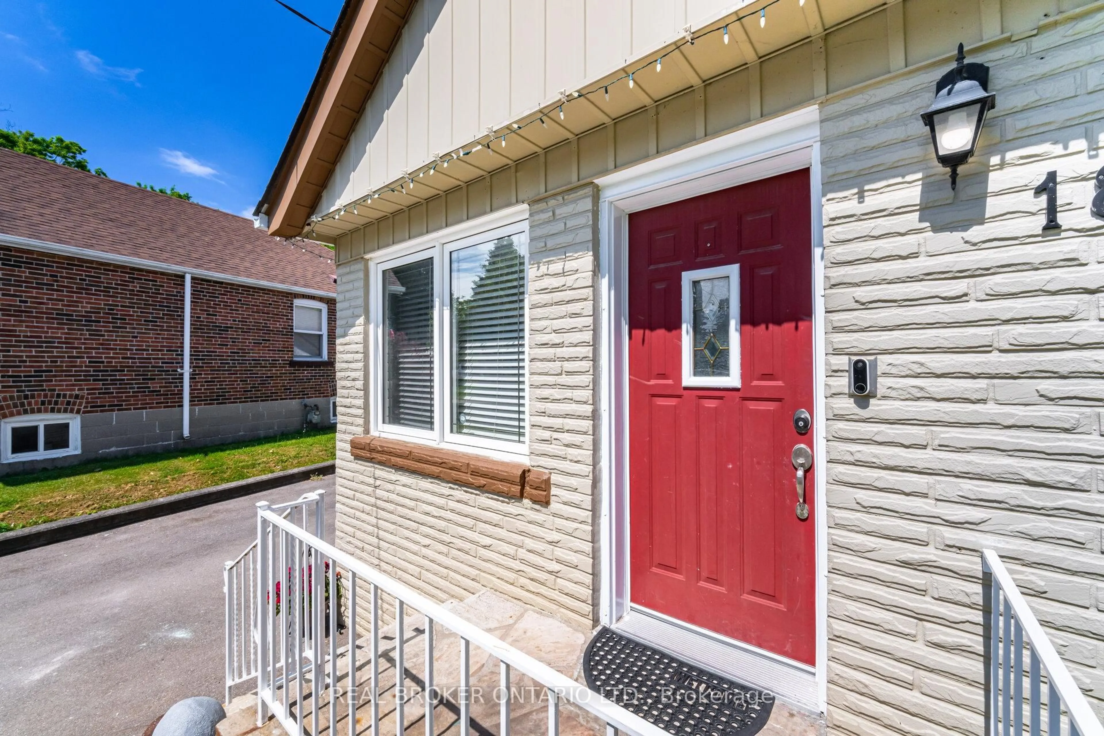 Unknown for 18 Adanac Dr, Toronto Ontario M1M 2E4