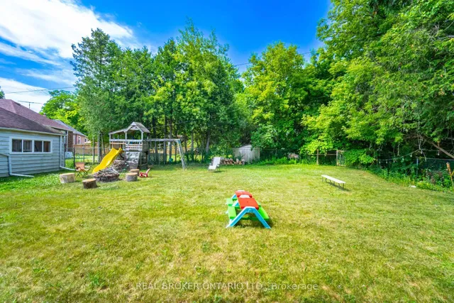 Additional image 4 of 18 Adanac Dr