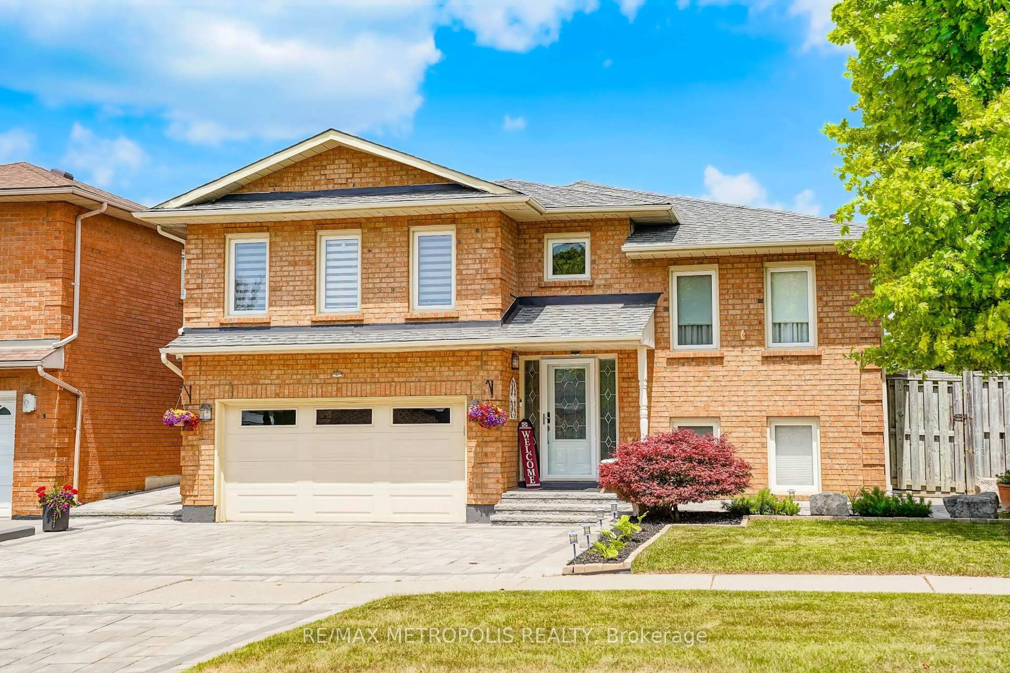 Home with brick exterior material, street for 26 Limestone Cres, Whitby Ontario L1N 8N7