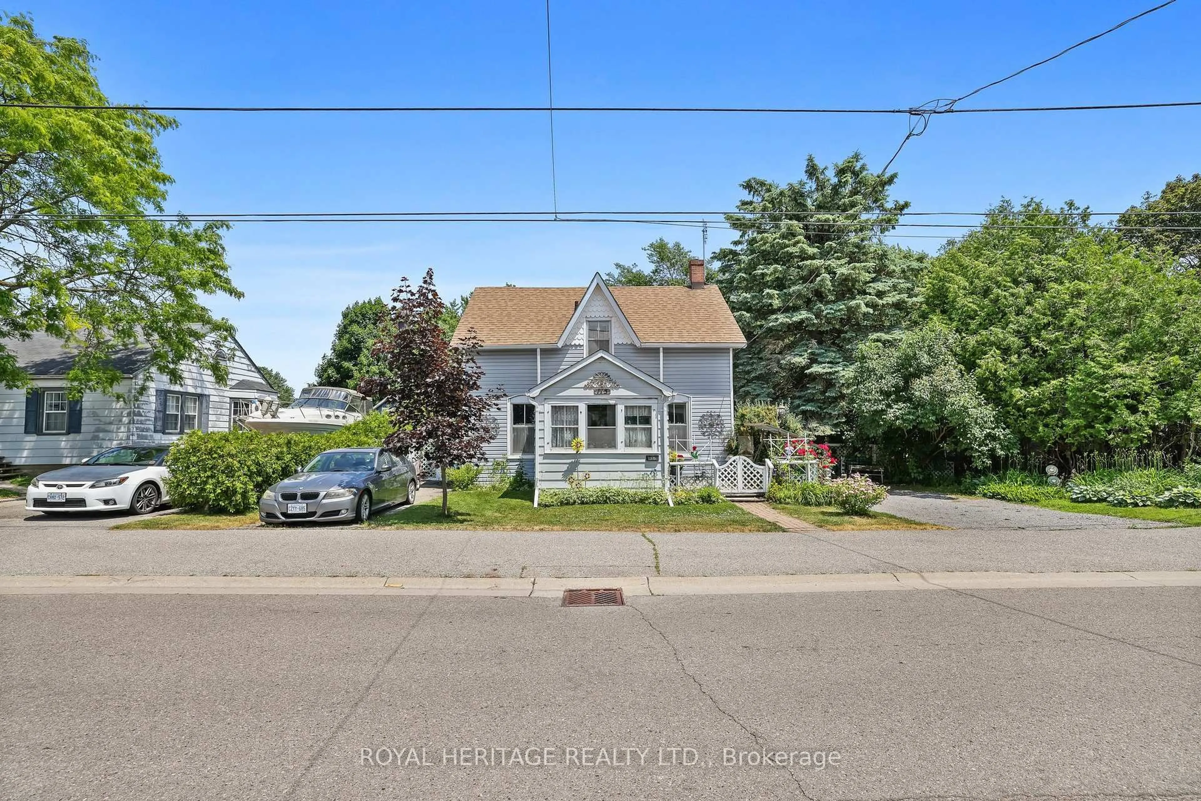 A pic from outside/outdoor area/front of a property/back of a property/a pic from drone, street for 115 Elgin St, Clarington Ontario L1C 3E6