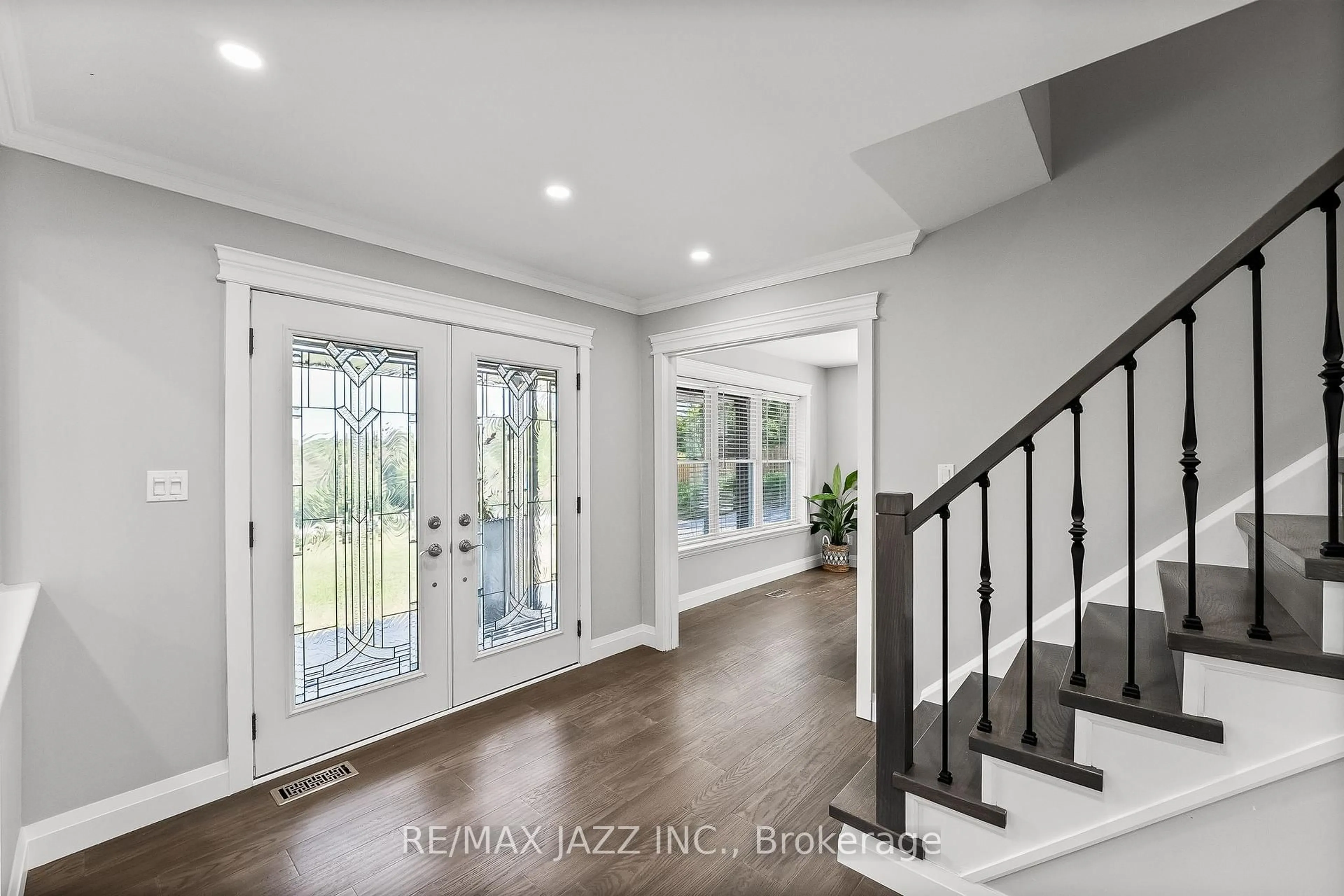 Indoor entryway for 3476 Concession 8 Rd, Clarington Ontario L0B 1M0