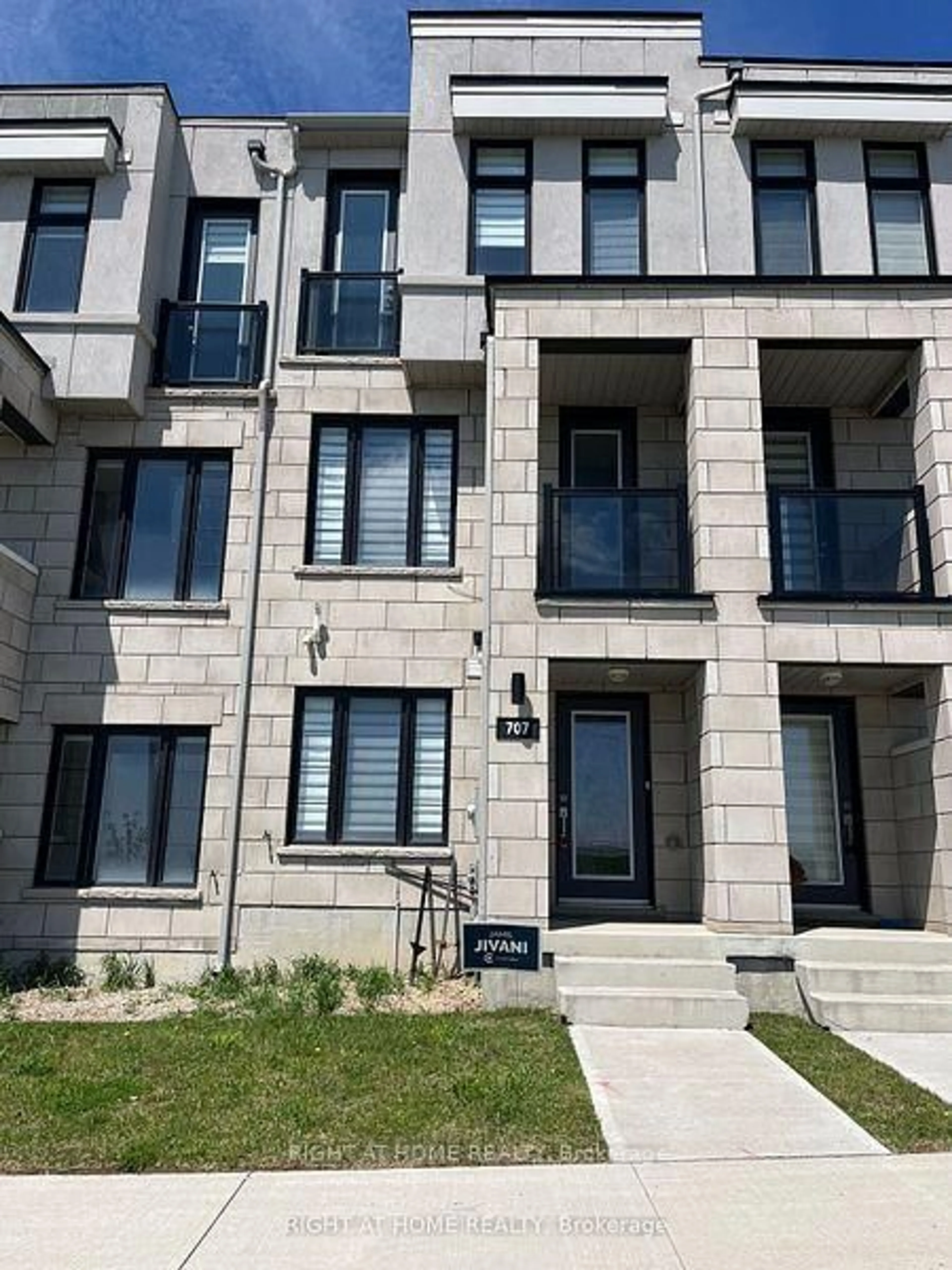 Home with brick exterior material, unknown for 707 Port Darlington Rd, Clarington Ontario L1C 7G3