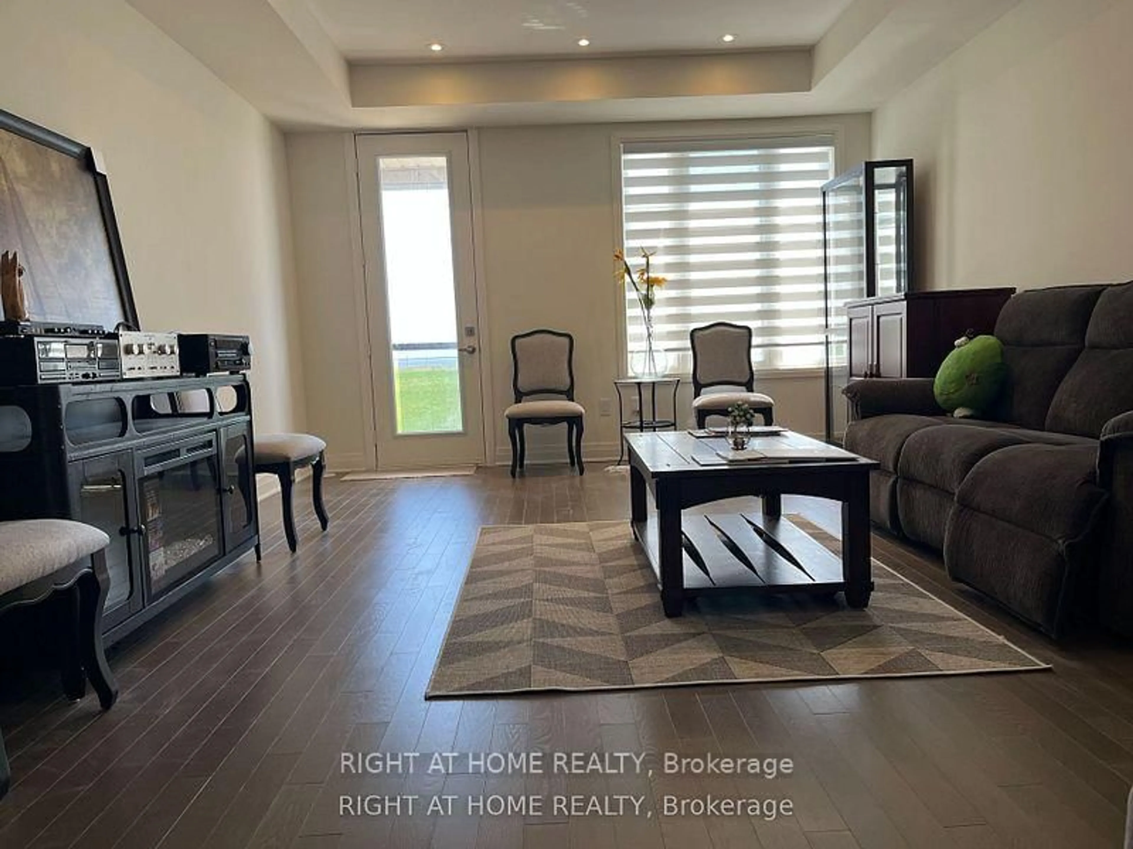 Living room with furniture, unknown for 707 Port Darlington Rd, Clarington Ontario L1C 7G3