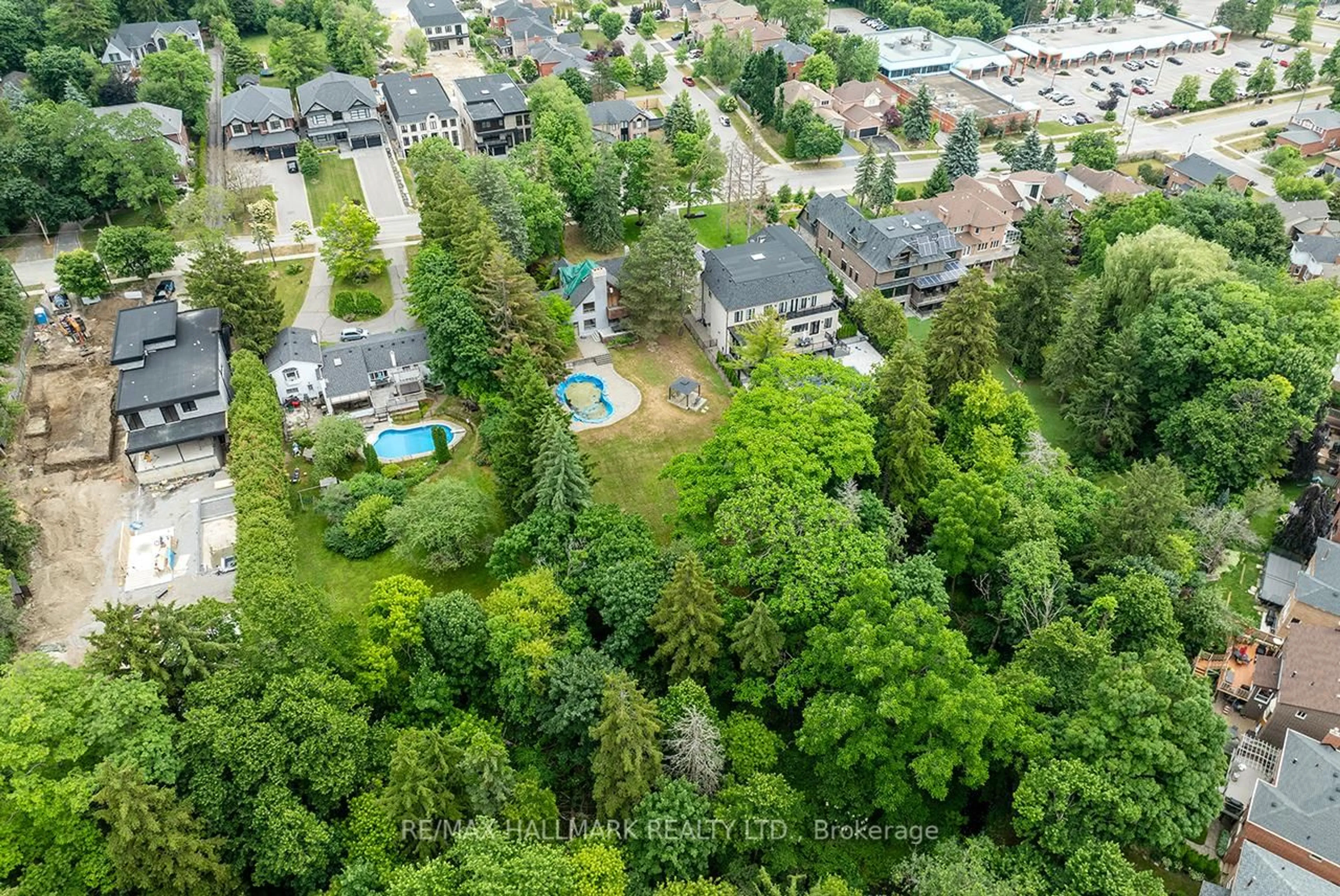 A pic from outside/outdoor area/front of a property/back of a property/a pic from drone, forest/trees view for 1382 Rougemount Dr, Pickering Ontario L1V 1N1