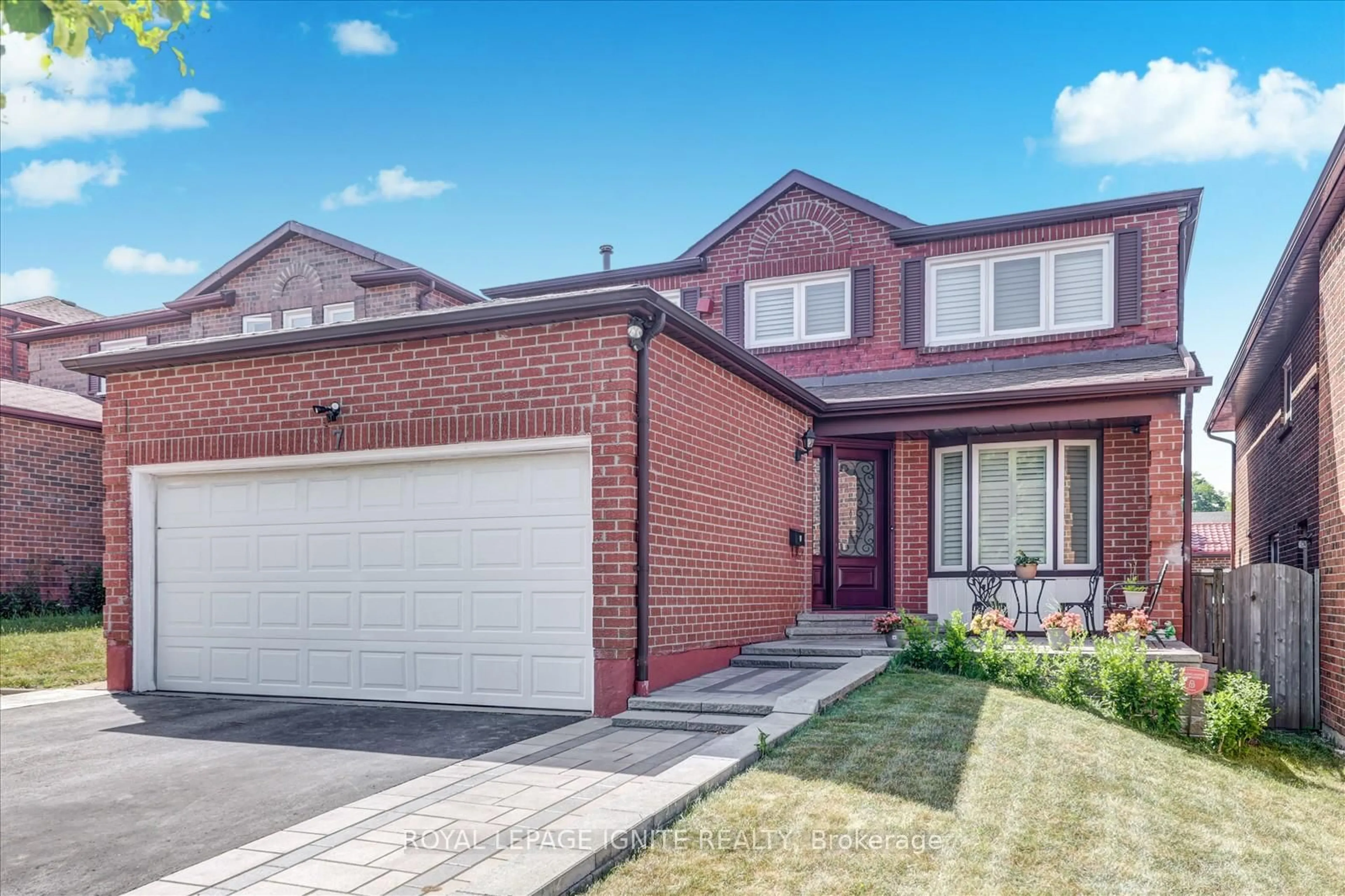 Home with brick exterior material, street for 7 Halfway Ave, Toronto Ontario M1B 4N3