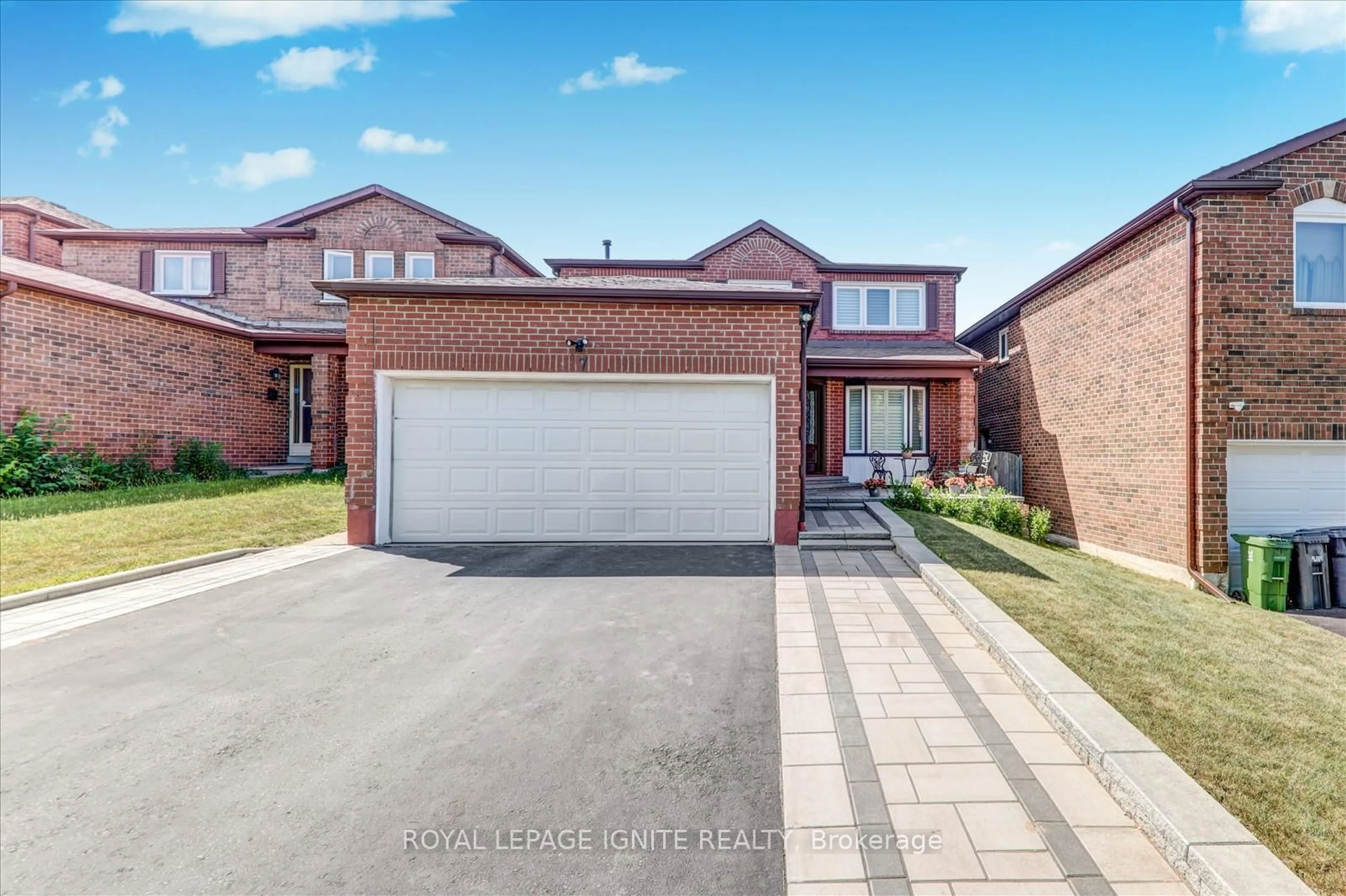 Home with brick exterior material, street for 7 Halfway Ave, Toronto Ontario M1B 4N3