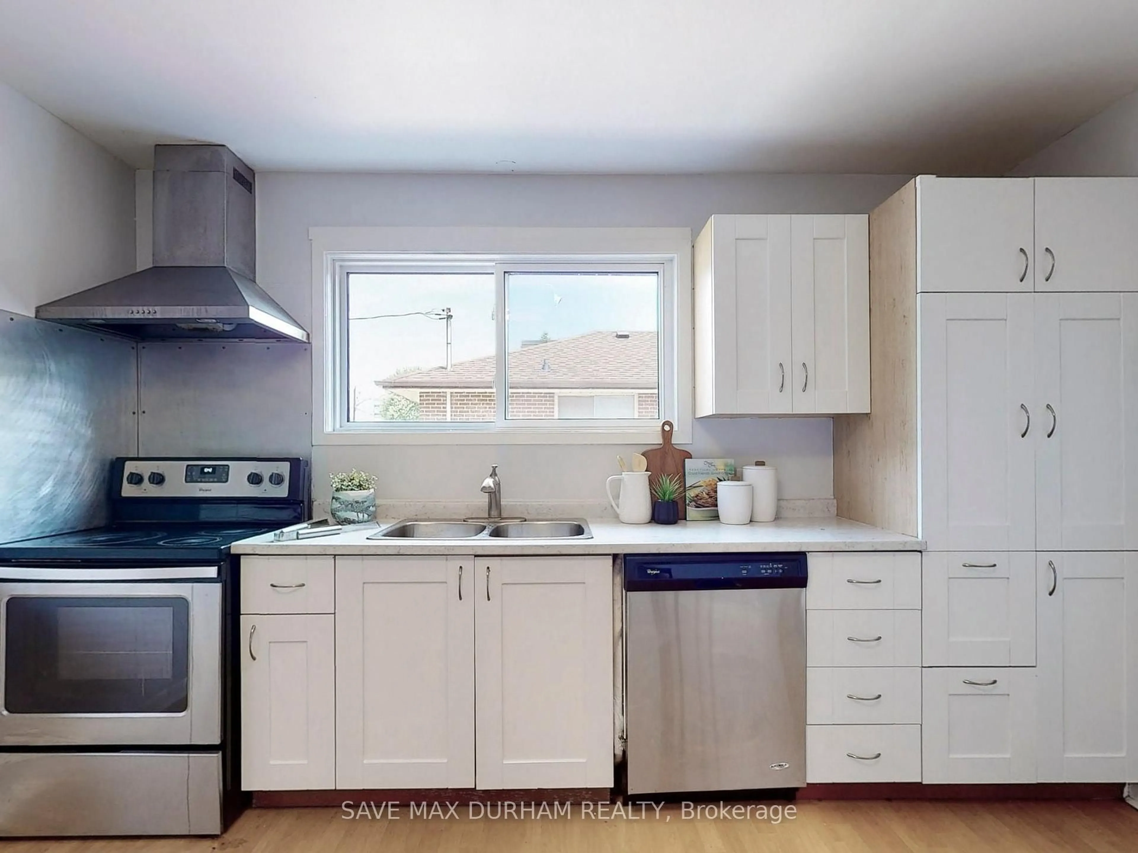 Standard kitchen, unknown for 55 Wayne Ave, Oshawa Ontario L1G 3P8