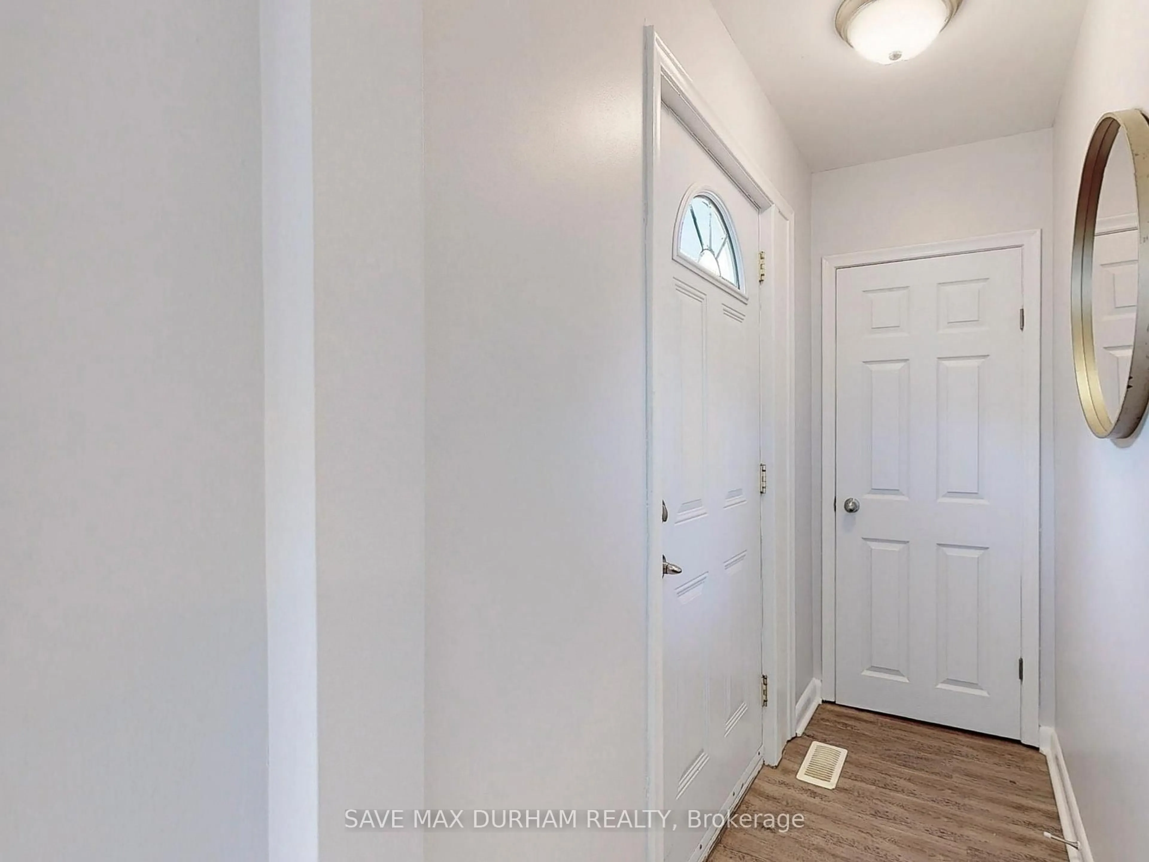 Indoor entryway for 55 Wayne Ave, Oshawa Ontario L1G 3P8