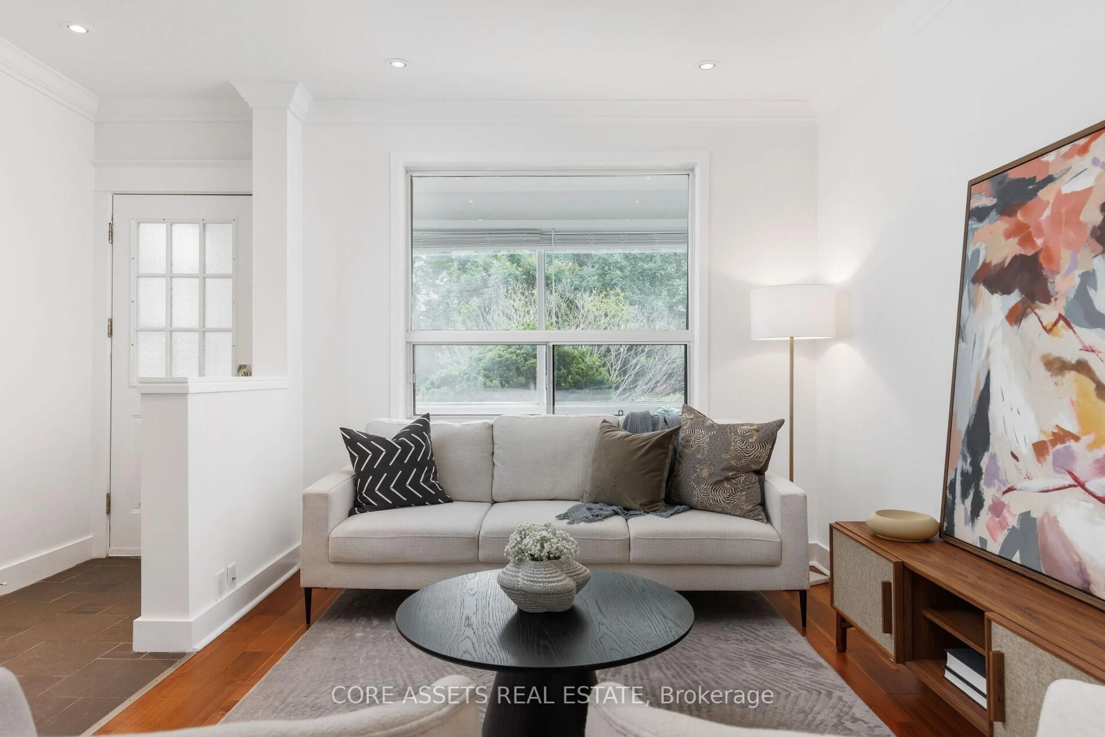 Living room with furniture, unknown for 21 West Lynn Ave, Toronto Ontario M4C 3V7