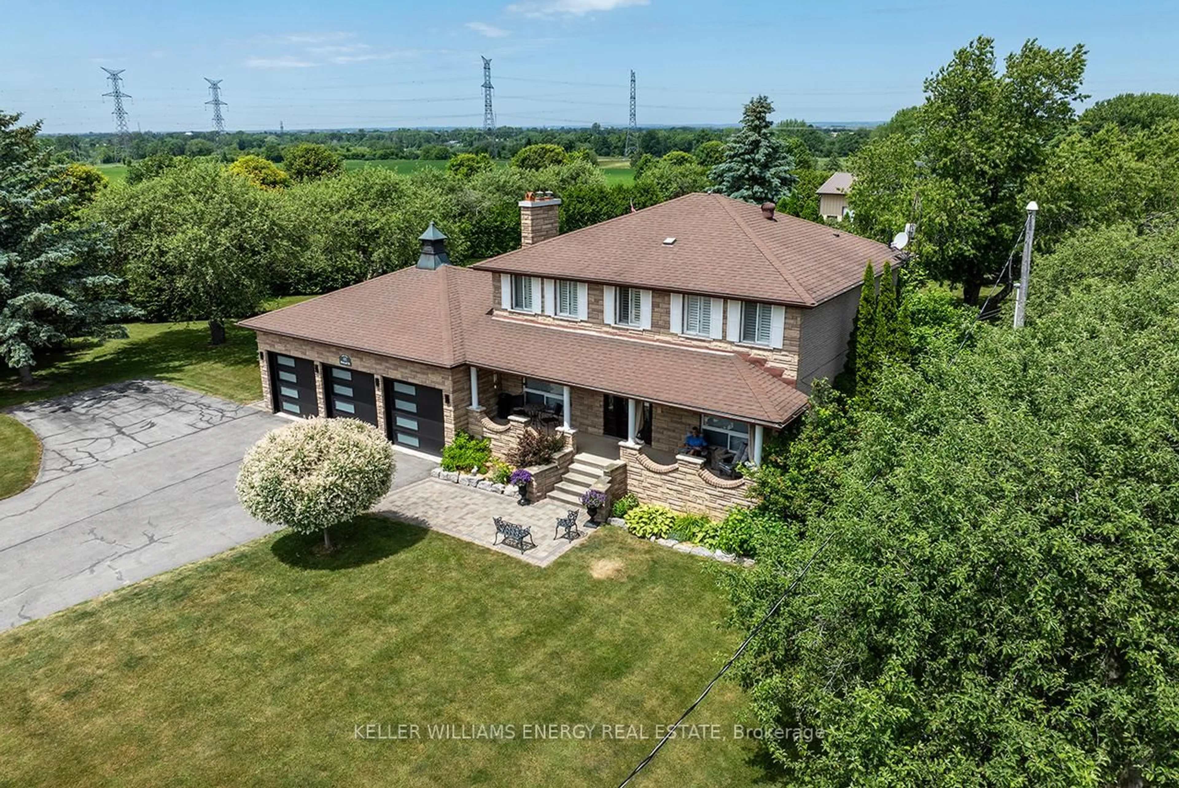 A pic from outside/outdoor area/front of a property/back of a property/a pic from drone, building for 66 Metcalf St, Clarington Ontario L1B 0H4