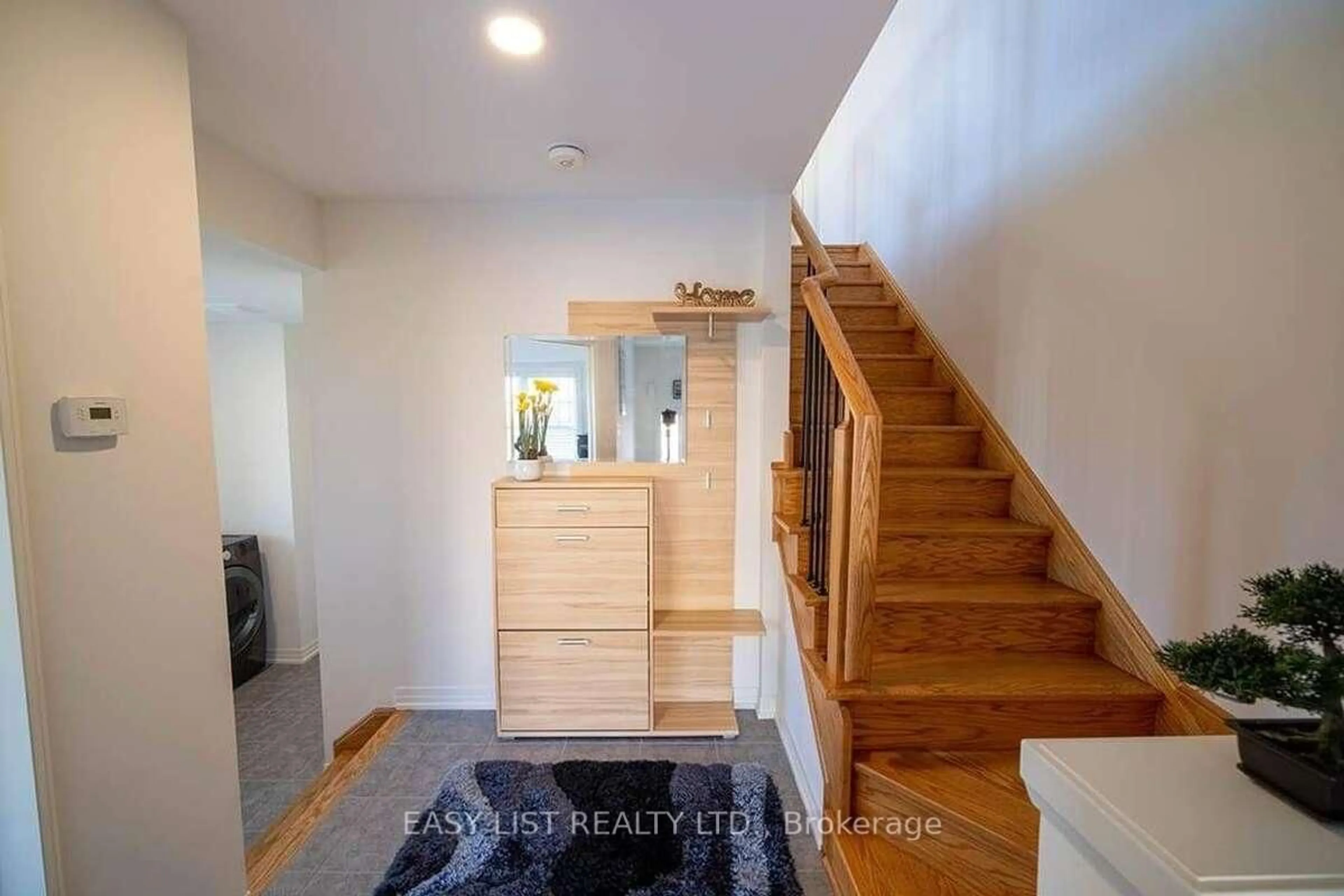Indoor entryway for 49 Prince William Blvd, Clarington Ontario L1C 7E5