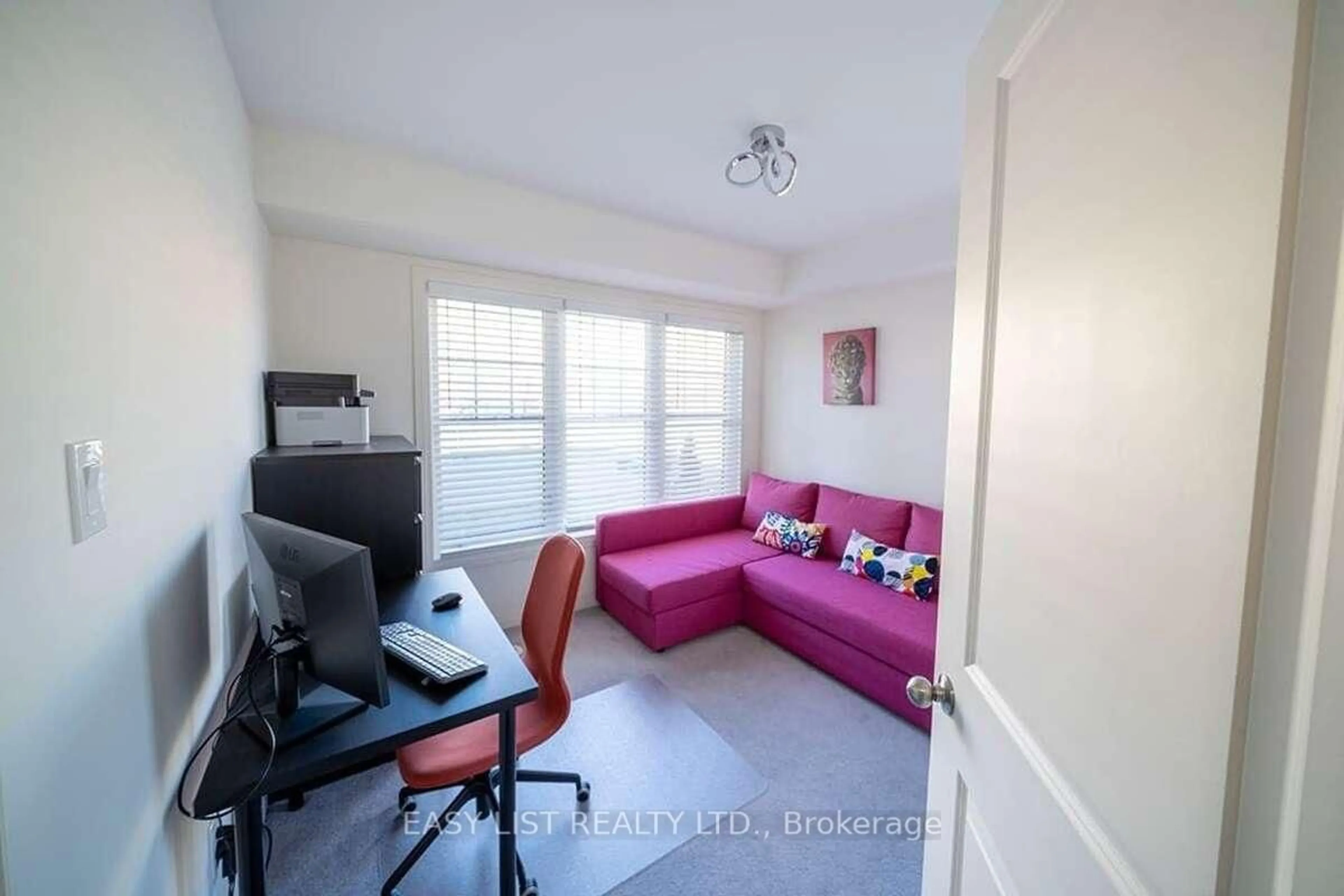 A pic of a room for 49 Prince William Blvd, Clarington Ontario L1C 7E5