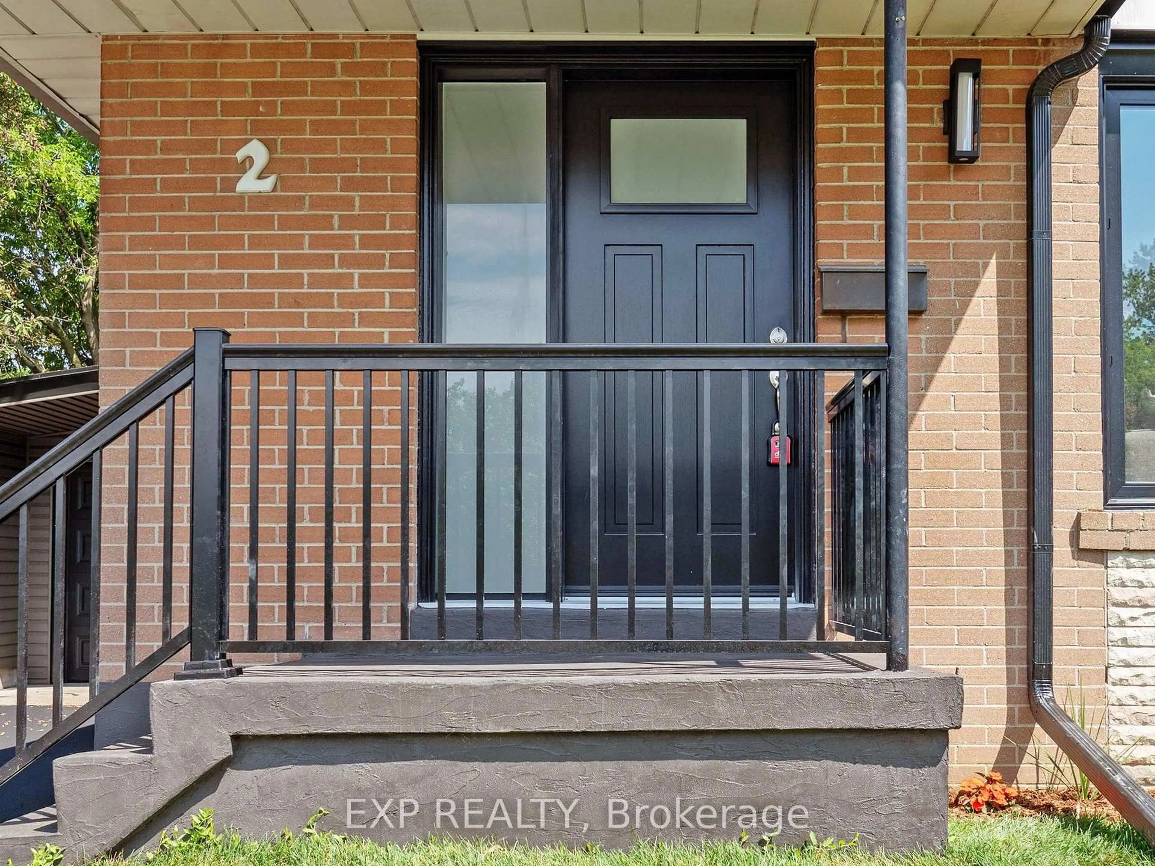 Indoor entryway for 2 Wildlark Dr, Toronto Ontario M1E 3K7