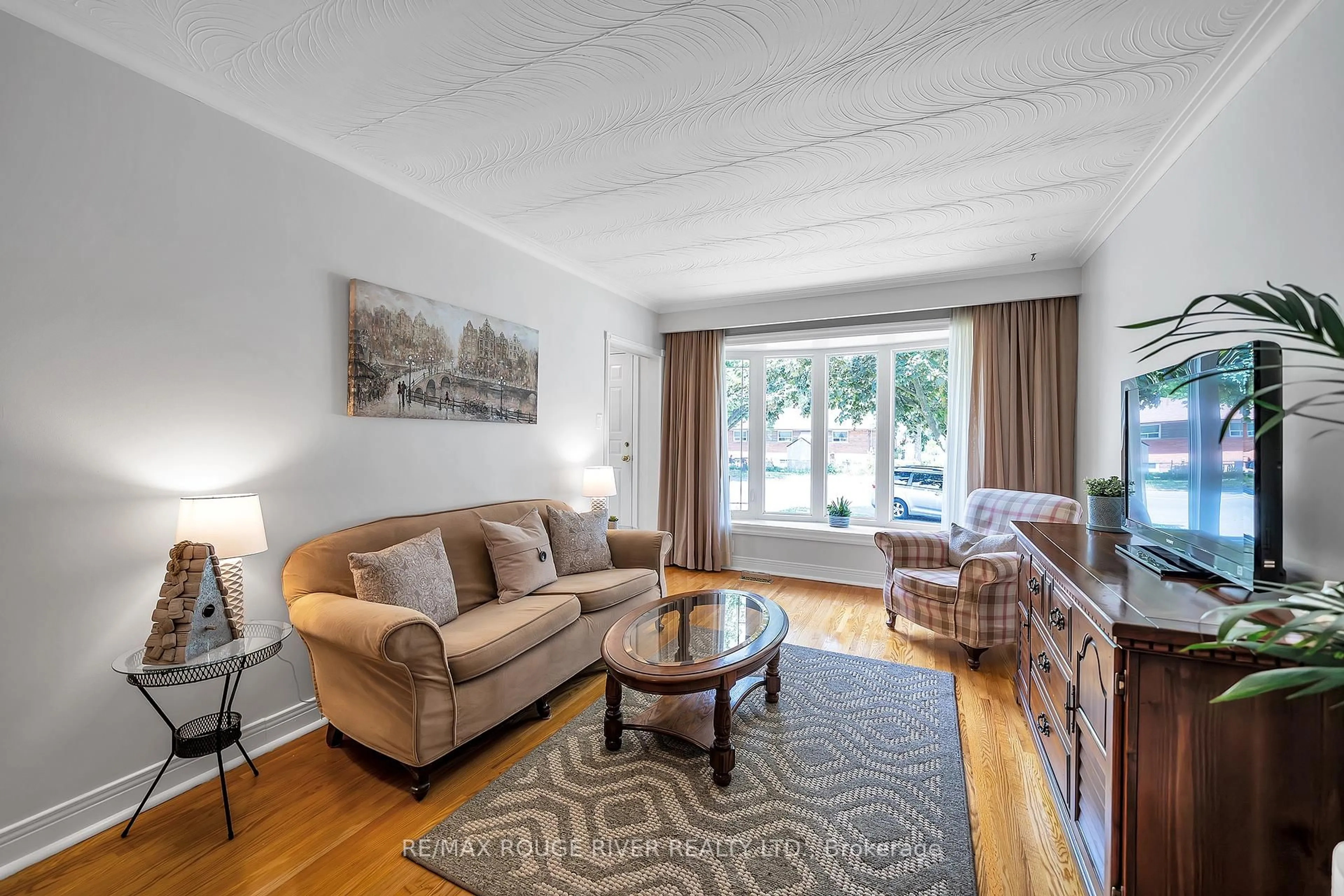 Living room with furniture, unknown for 67 Rochman Blvd, Toronto Ontario M1H 1S1