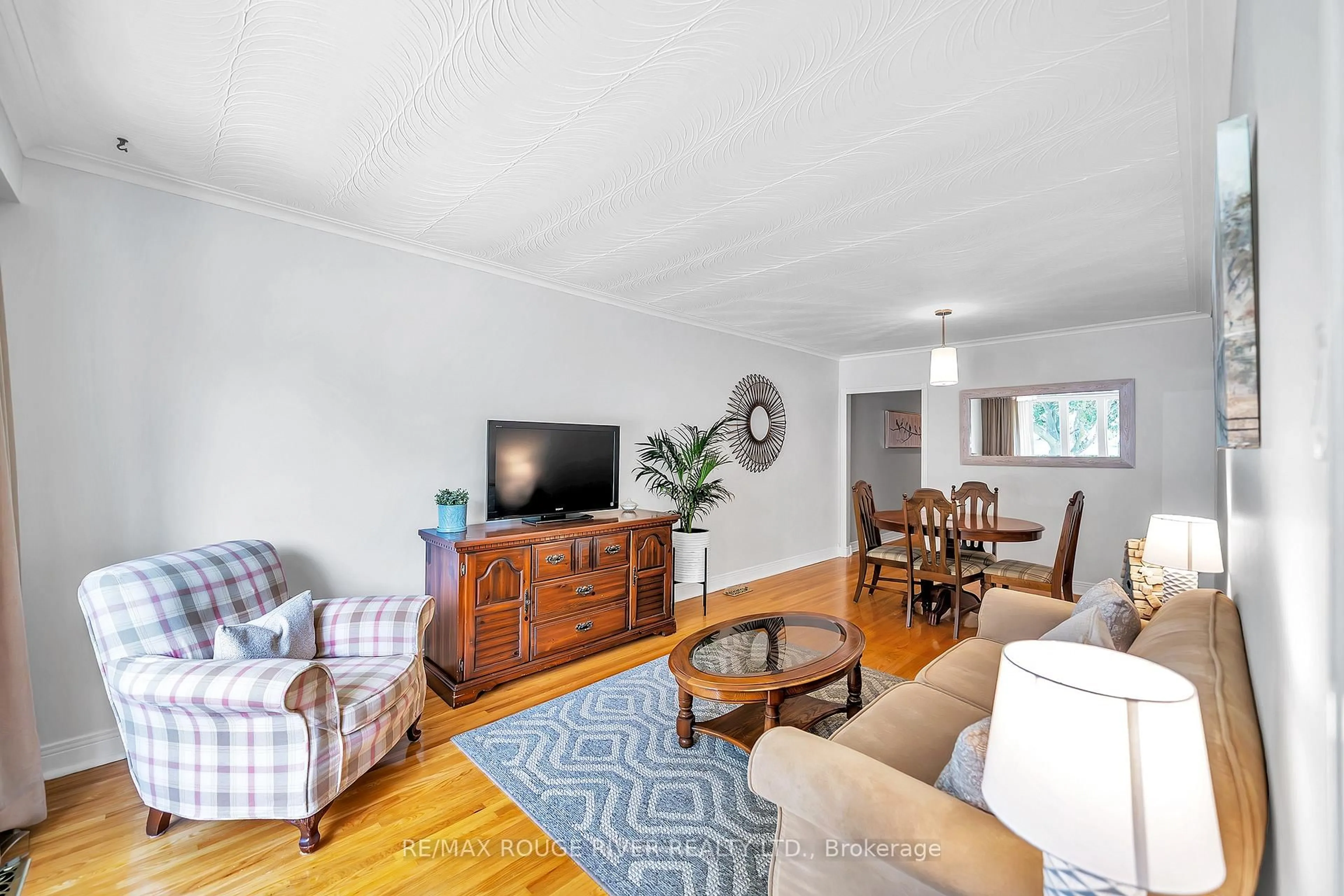 Living room with furniture, unknown for 67 Rochman Blvd, Toronto Ontario M1H 1S1