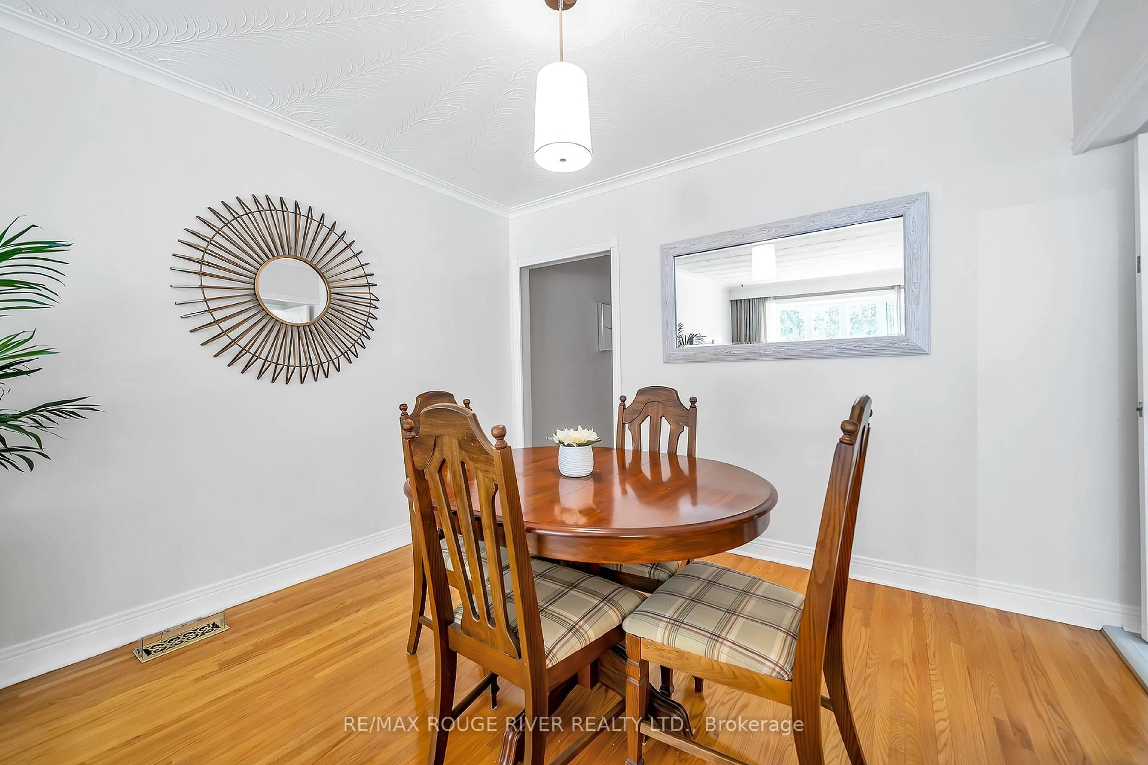 Dining room, wood/laminate floor for 67 Rochman Blvd, Toronto Ontario M1H 1S1